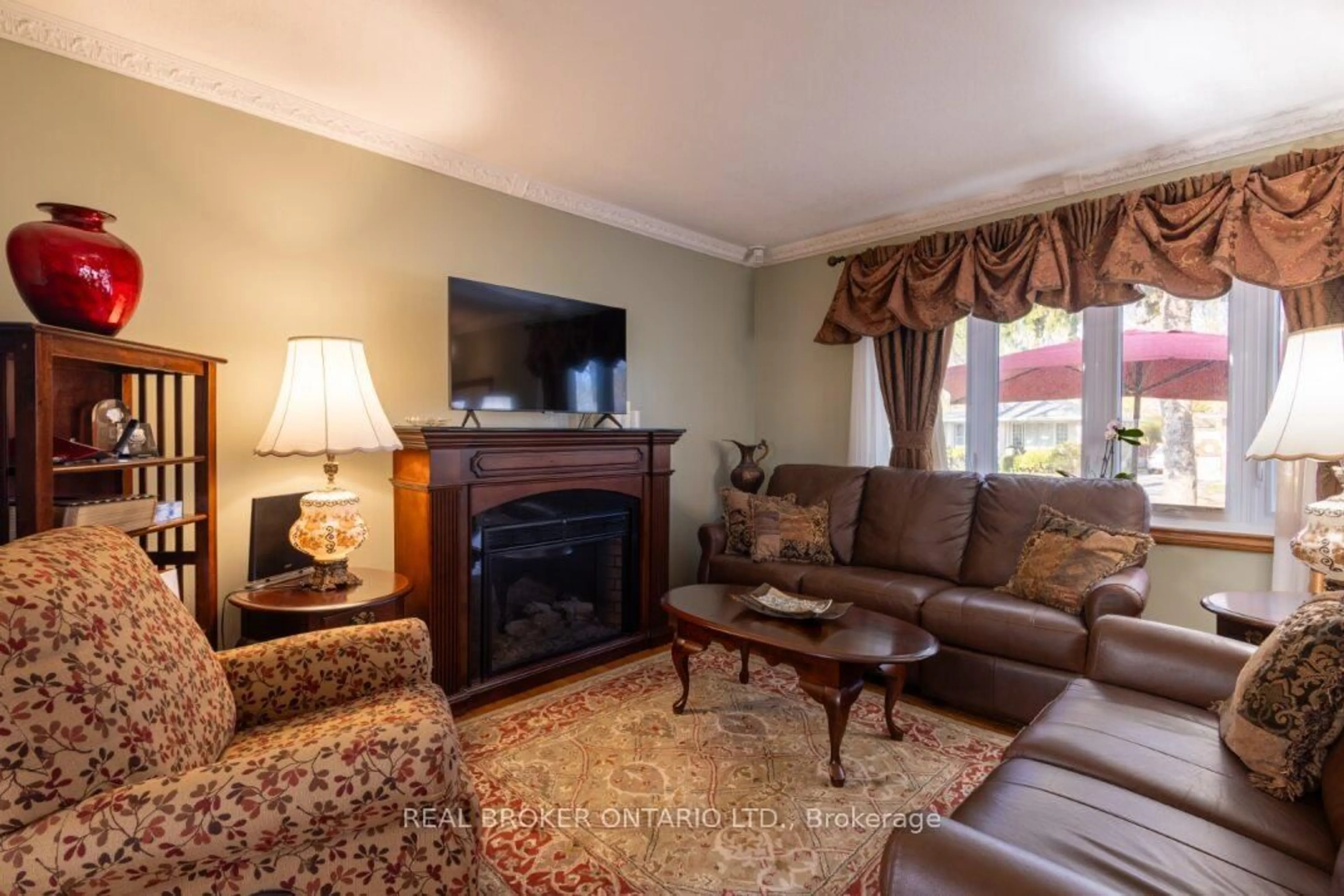 Living room with furniture, unknown for 153 Baffin Rd, London East Ontario N5V 1G2