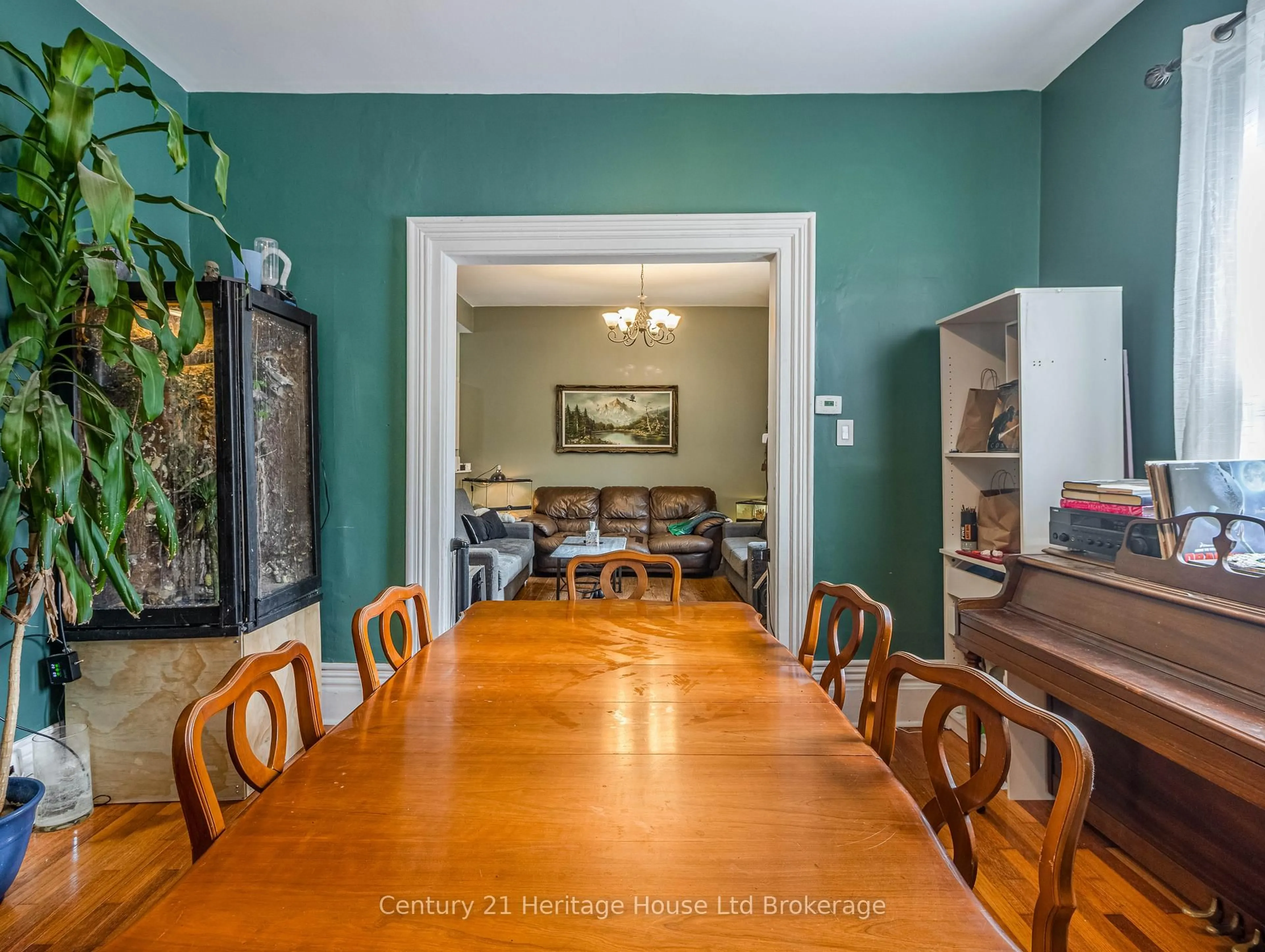 Dining room, unknown for 552 Hatch St, Woodstock Ontario N4S 1N6