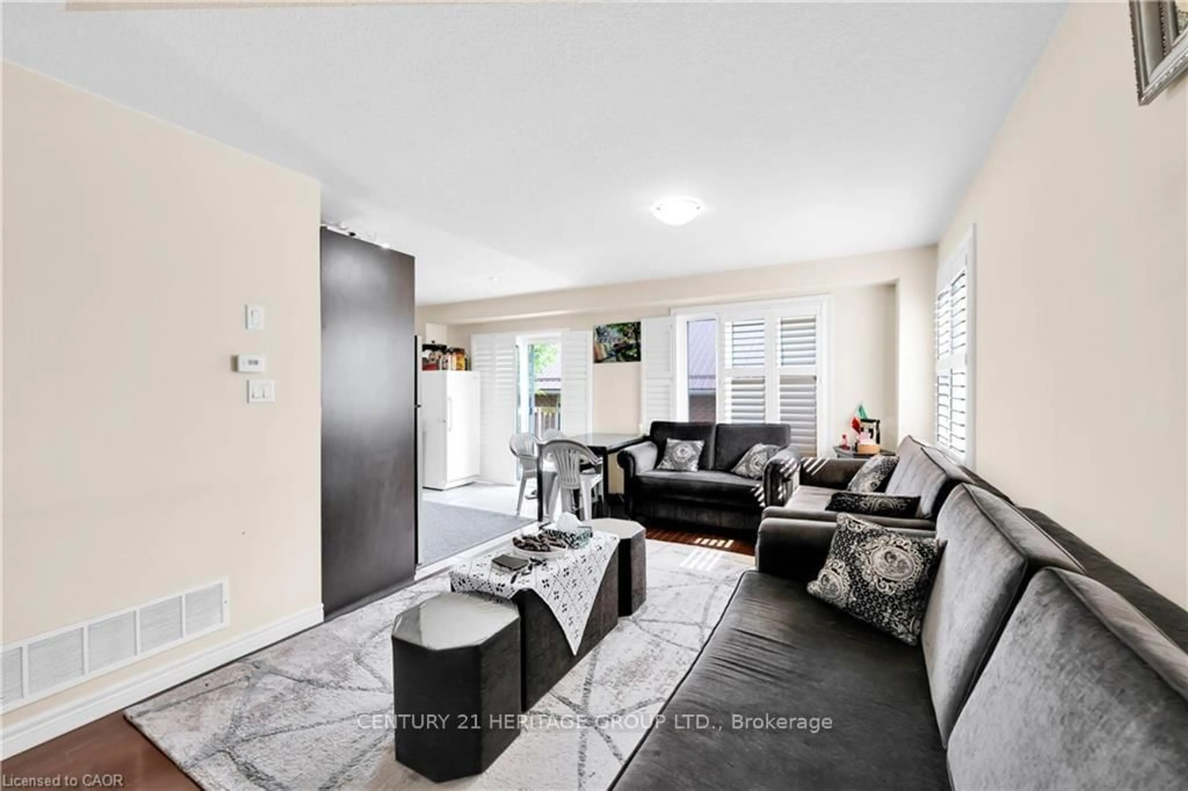 Living room with furniture, unknown for 1354 Upper Sherman Ave, Hamilton Ontario L8W 1C2