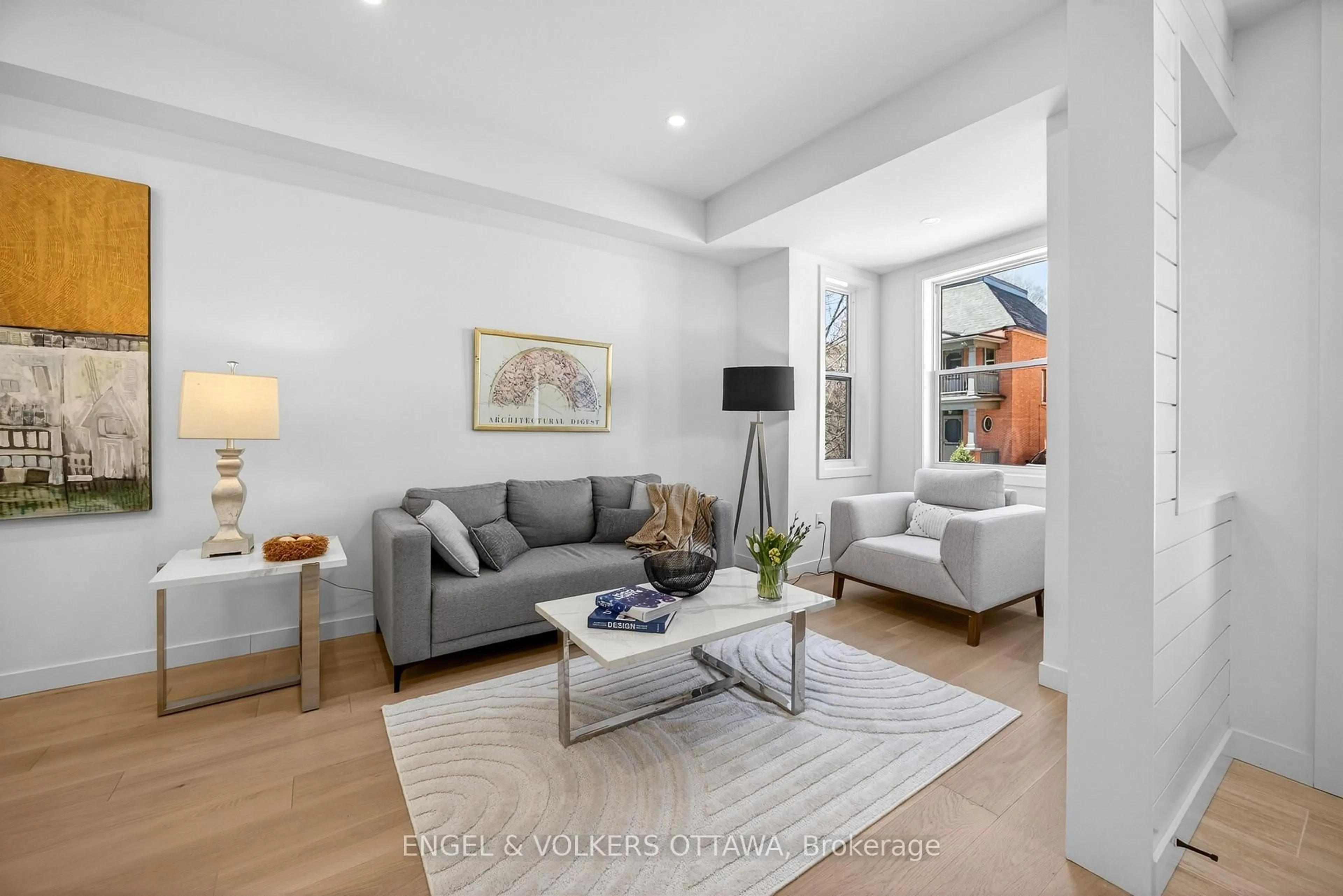 Living room with furniture, unknown for 19 Rupert St, Ottawa Ontario K1S 3S2