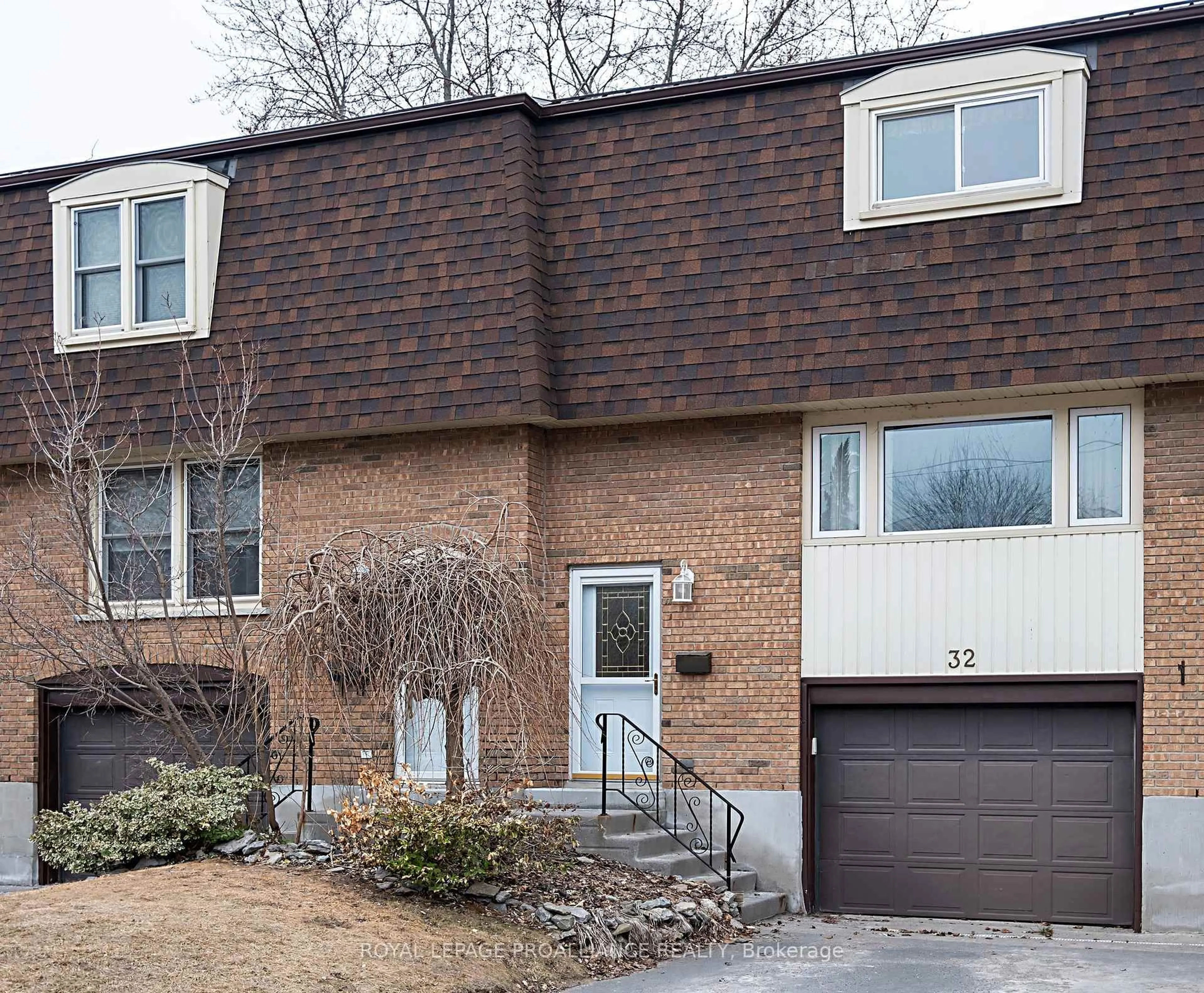 Home with brick exterior material, street for 32 Ohare St, Belleville Ontario K8P 4N1