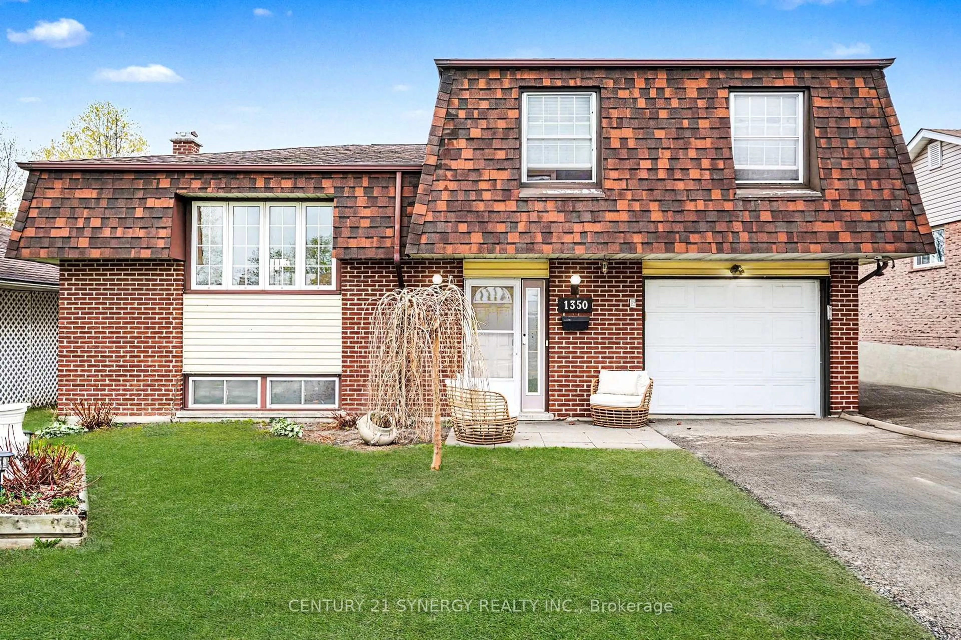 Home with brick exterior material, street for 1350 Linden Cres, Brockville Ontario K6V 6B6