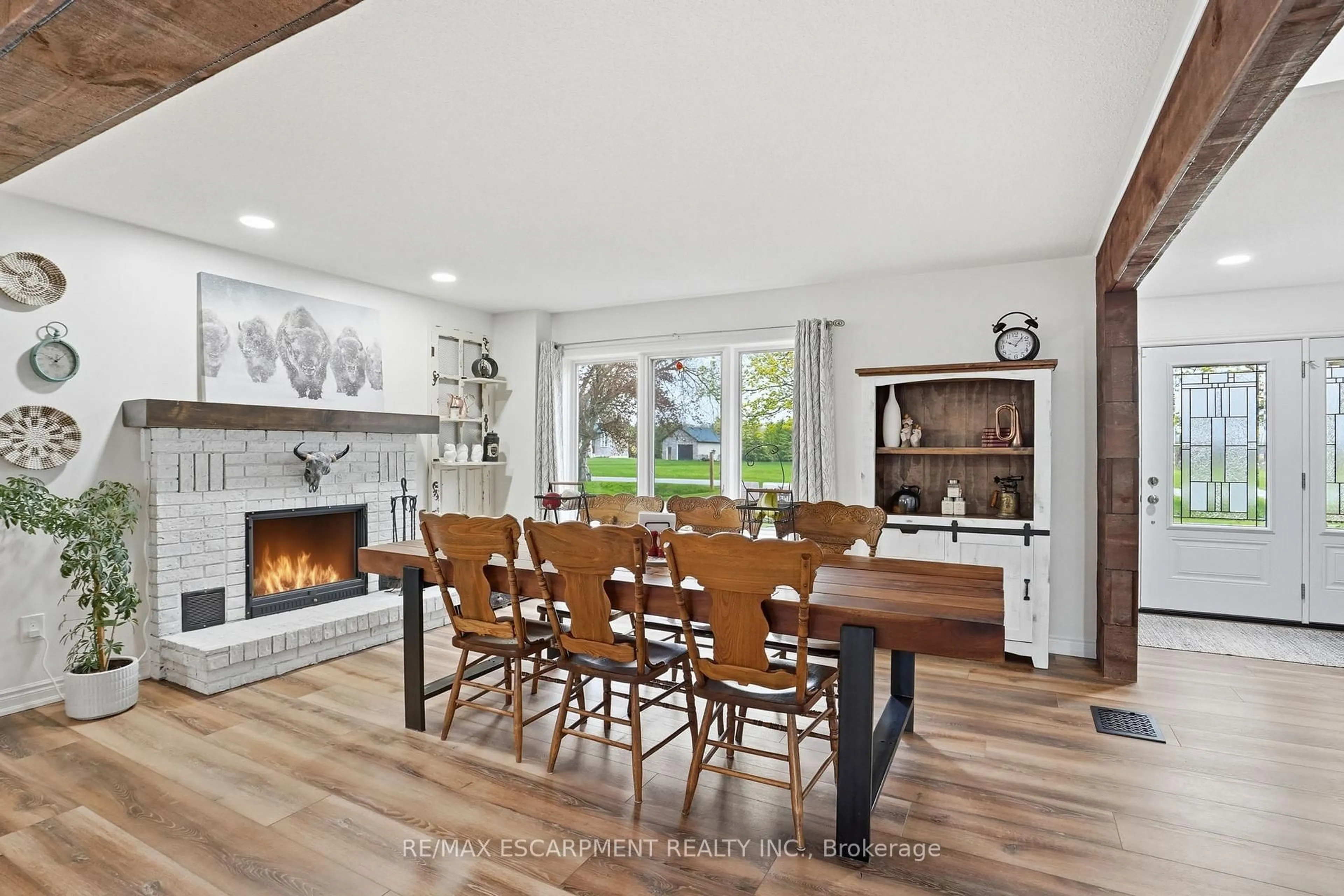 Unknown for 27 Blossom Ave, Brantford Ontario N3T 5L9