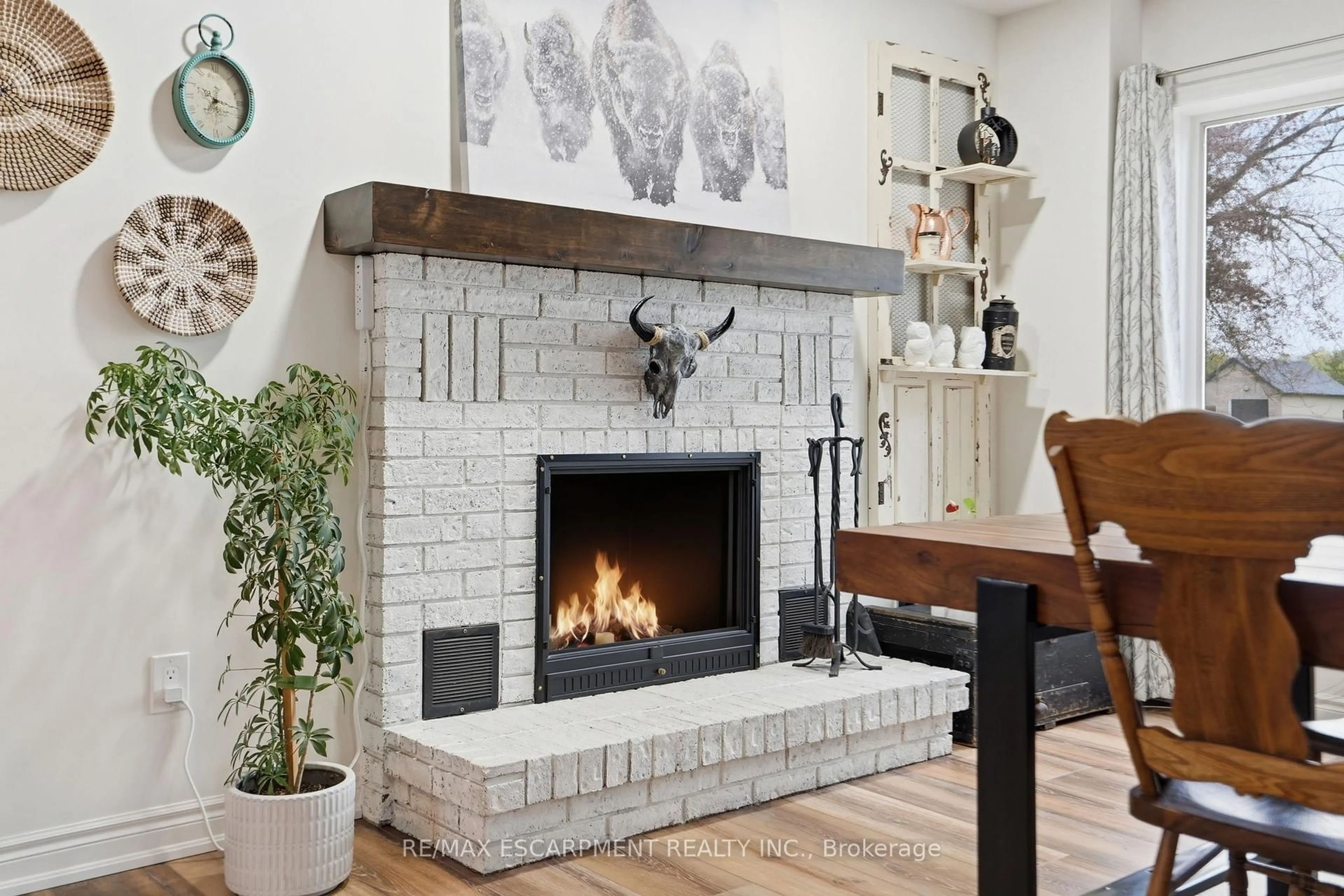 Unknown for 27 Blossom Ave, Brantford Ontario N3T 5L9