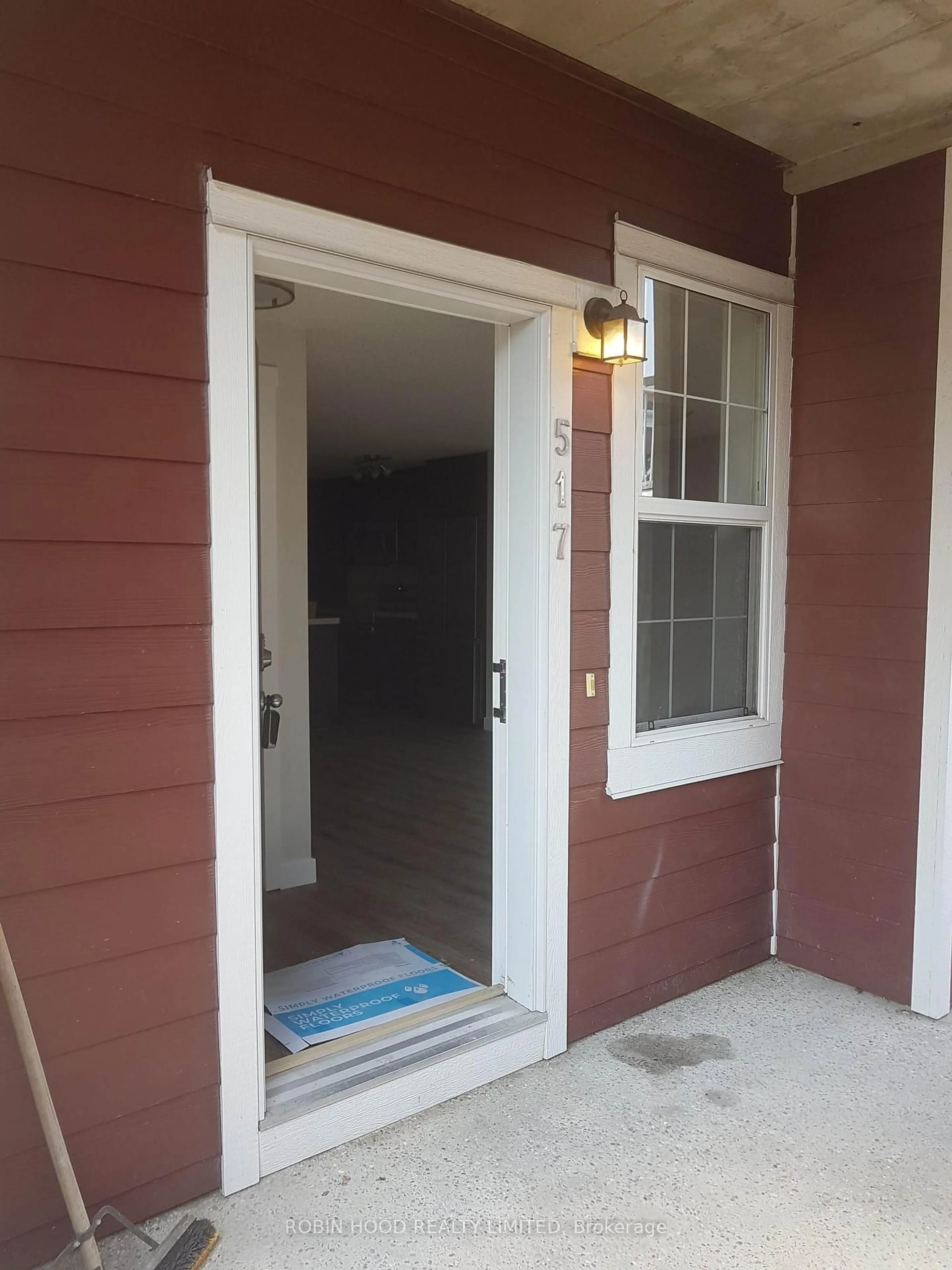 Indoor entryway for 517 McKenzie Towne Clse #100, Out of Area Alberta T2Z 1A8