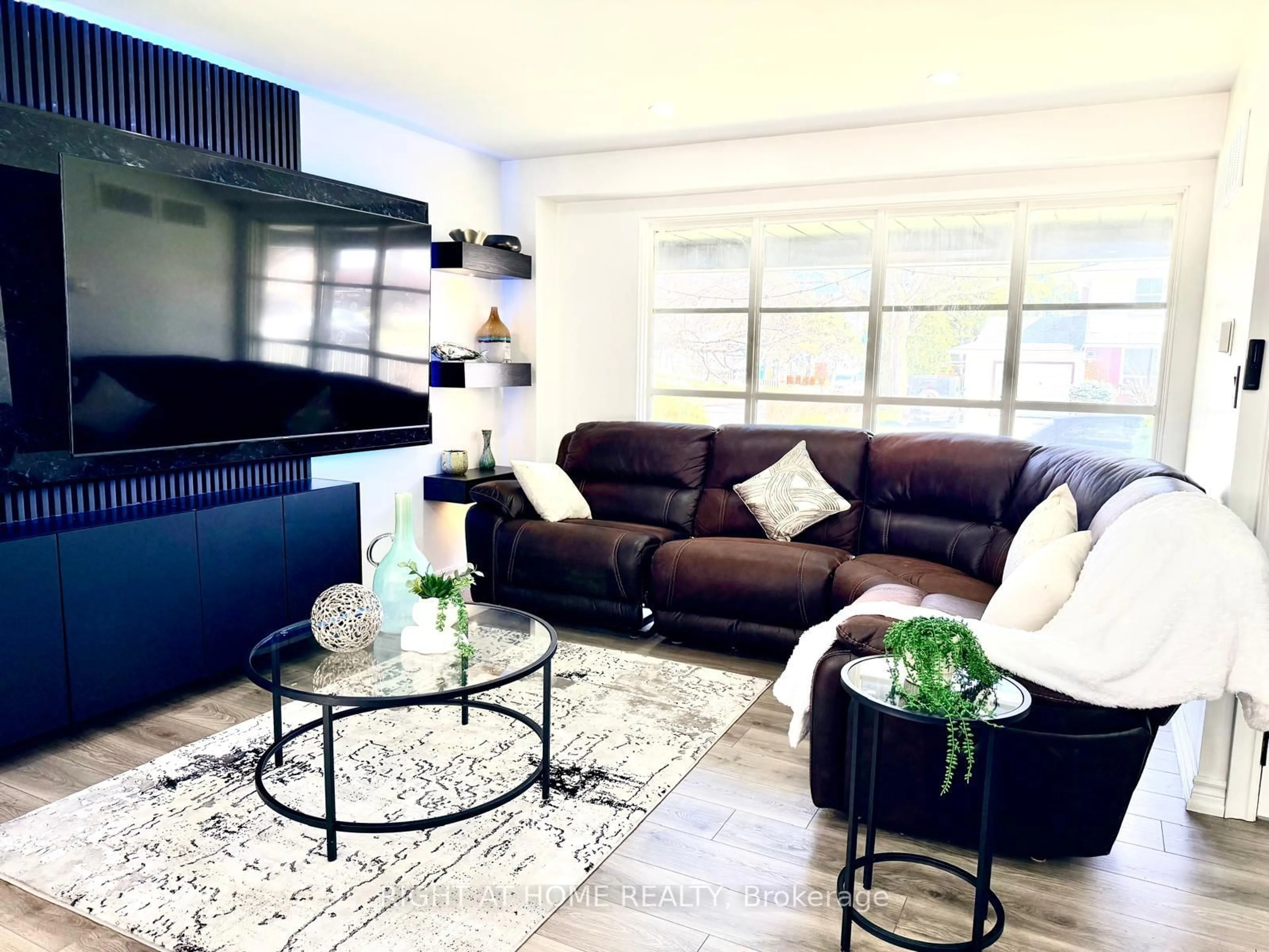 Living room with furniture, unknown for 77 Elford Cres, Hamilton Ontario L8K 5K8