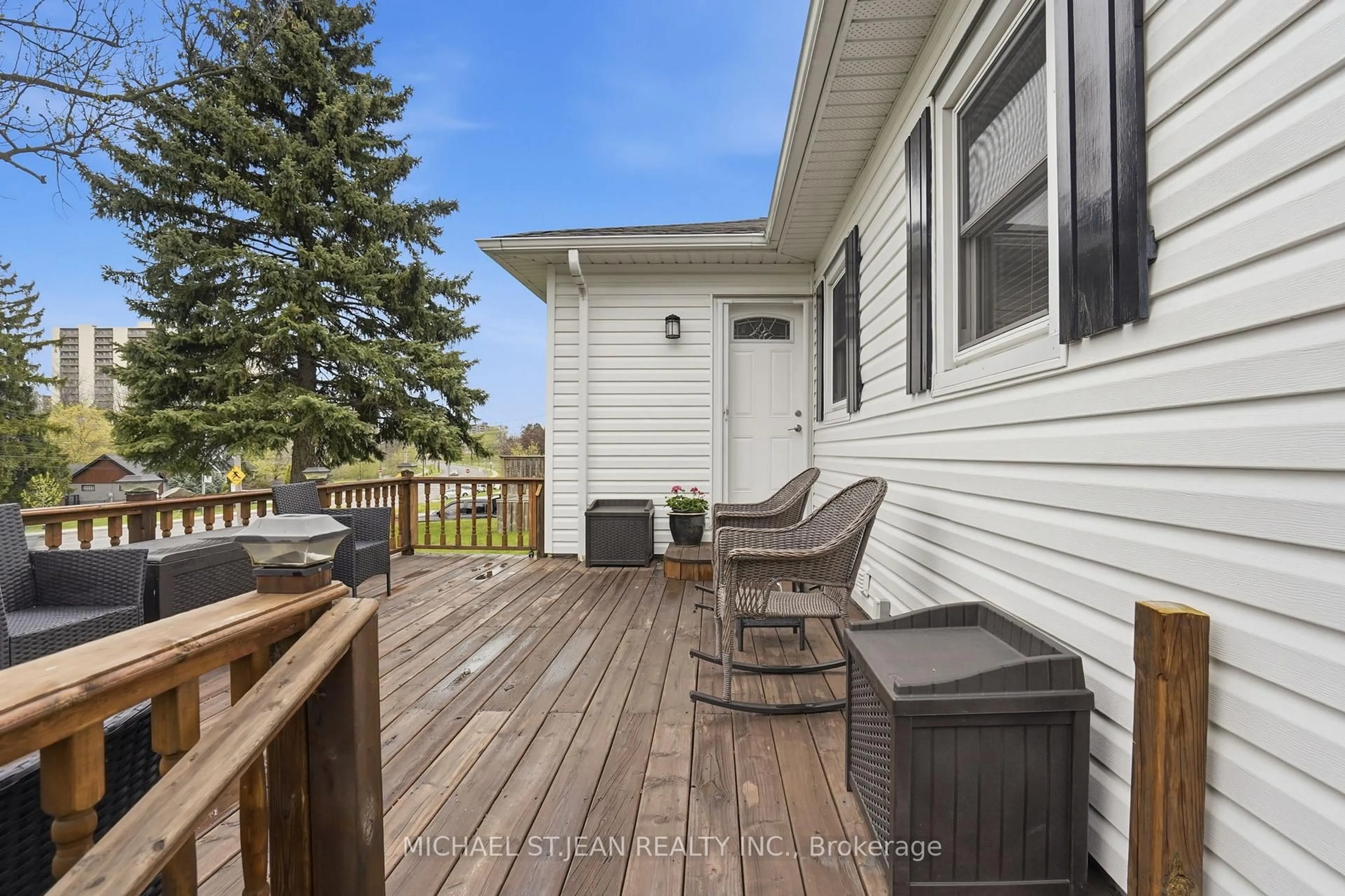 Patio, unknown for 44 Lake Ave, Hamilton Ontario L8E 1L3