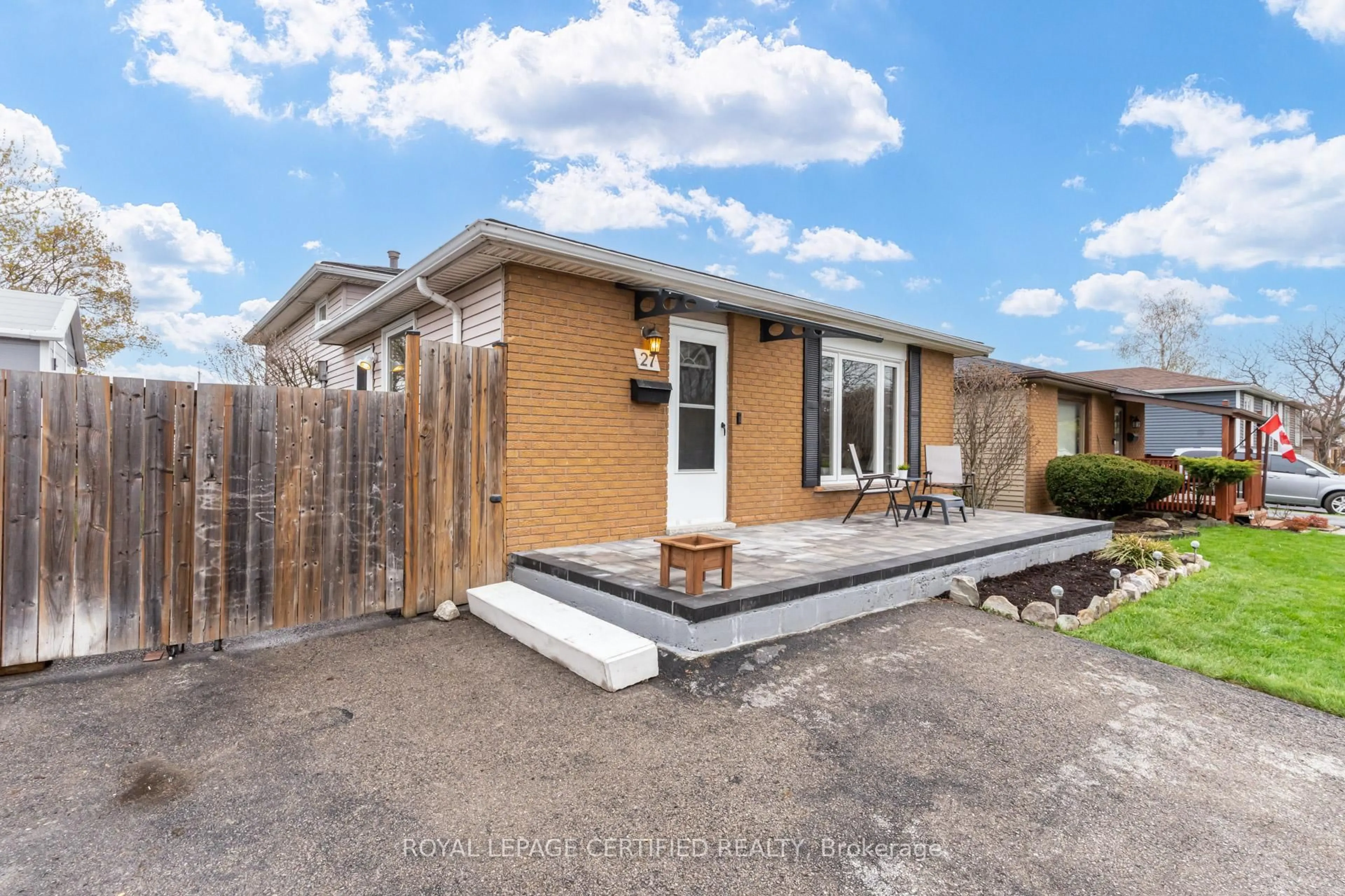 Home with brick exterior material, street for 27 Lambert St, Hamilton Ontario L8V 4N6