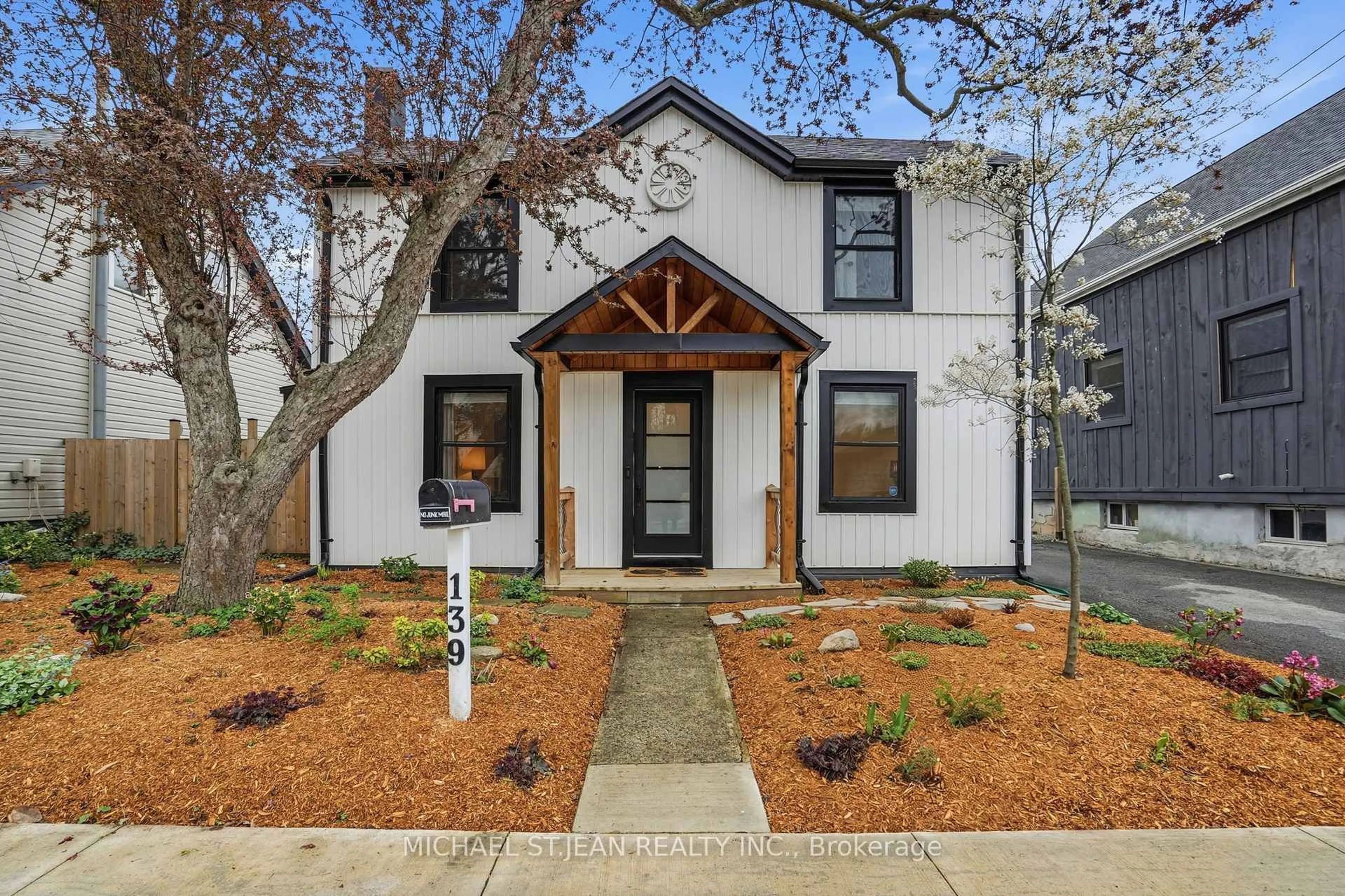 Home with brick exterior material, street for 139 Canada St, Hamilton Ontario N8P 1P4