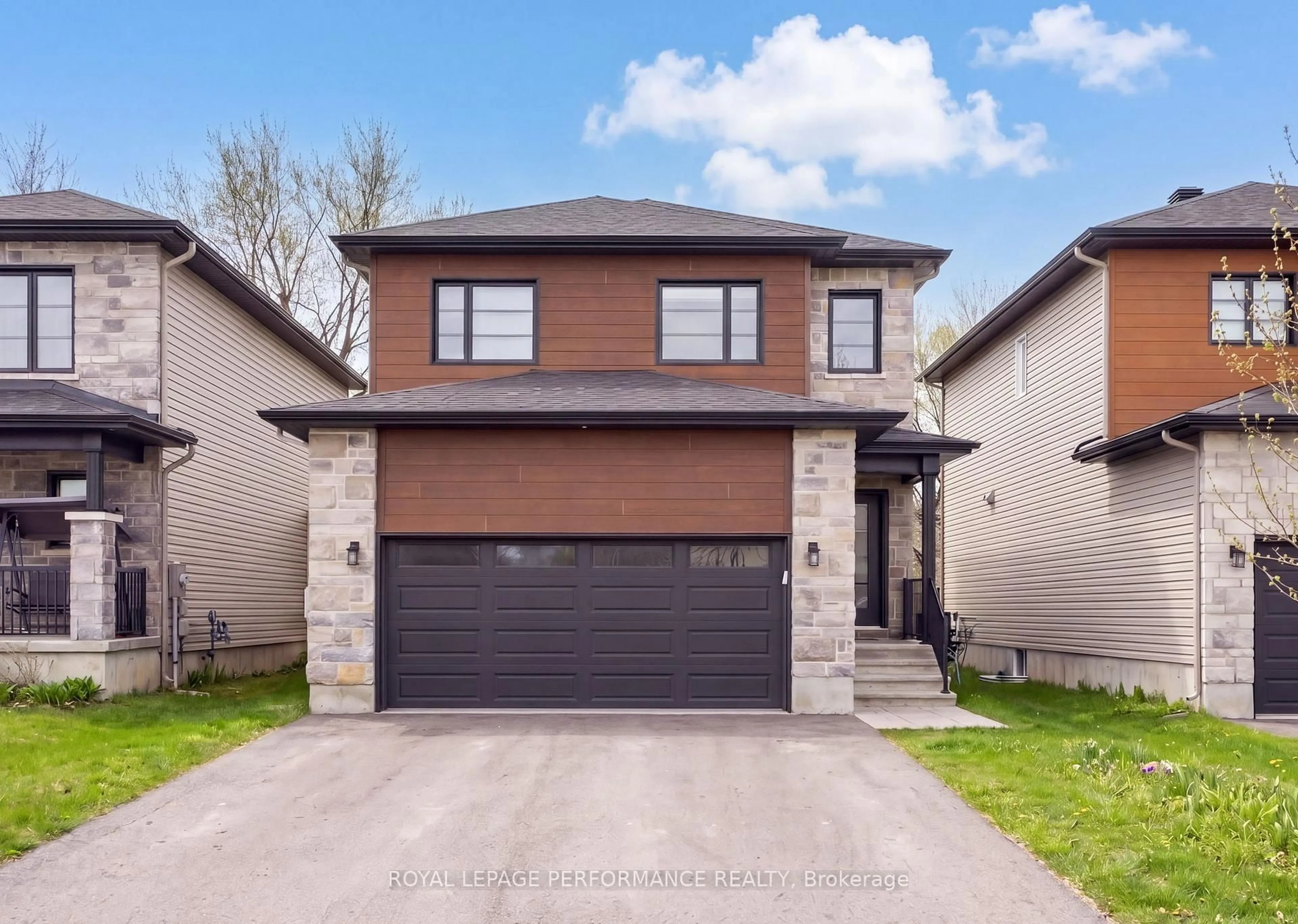Home with brick exterior material, street for 934 Chablis Cres, Russell Ontario K0A 1W0