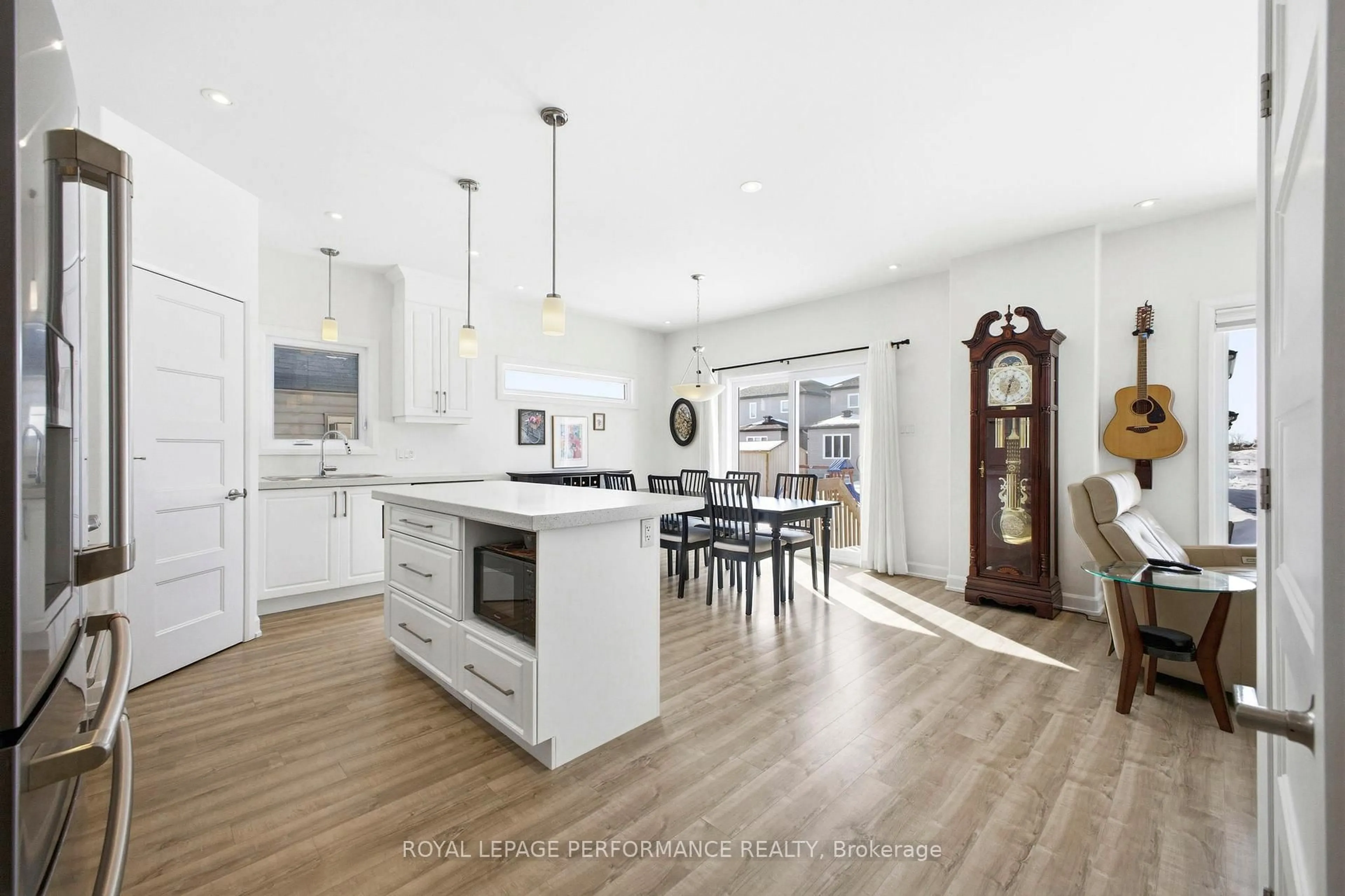 Open concept kitchen, unknown for 934 Chablis Cres, Russell Ontario K0A 1W0