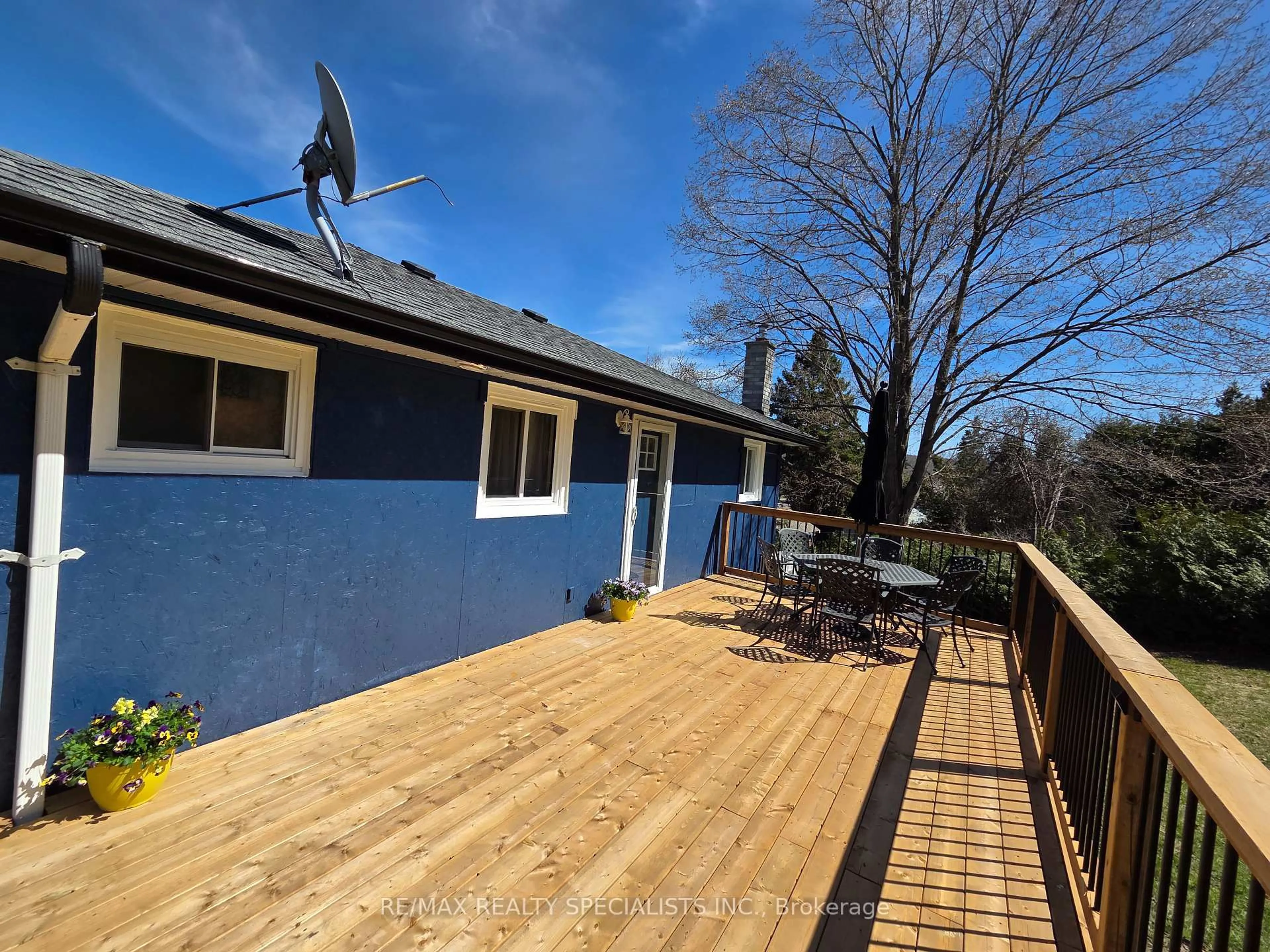 A pic from outside/outdoor area/front of a property/back of a property/a pic from drone, water/lake/river/ocean view for 112 Indian Rd, Asphodel-Norwood Ontario K0L 1Y0