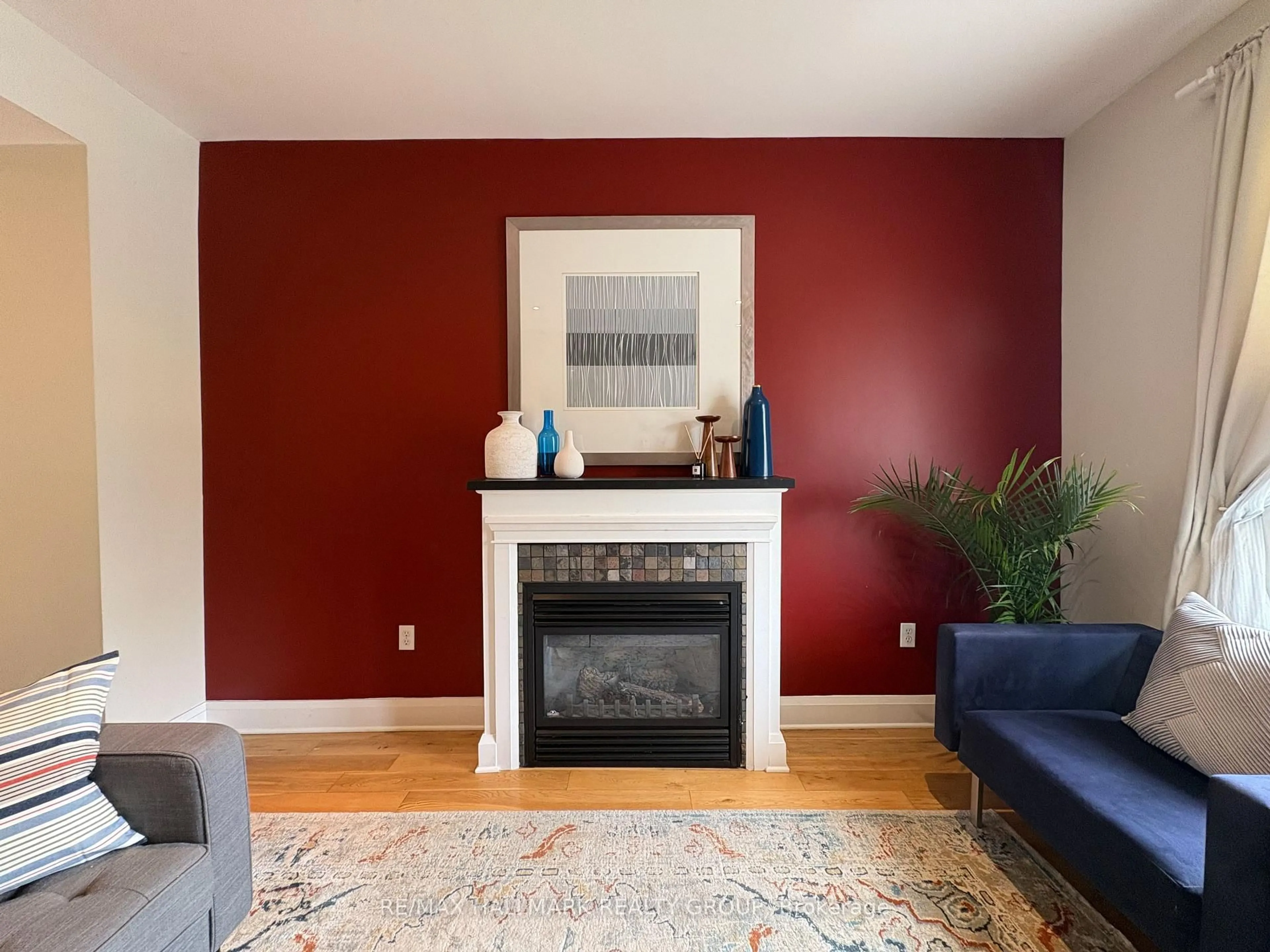 Living room with furniture, unknown for 180 Cambridge St, Ottawa Ontario K1R 7A9