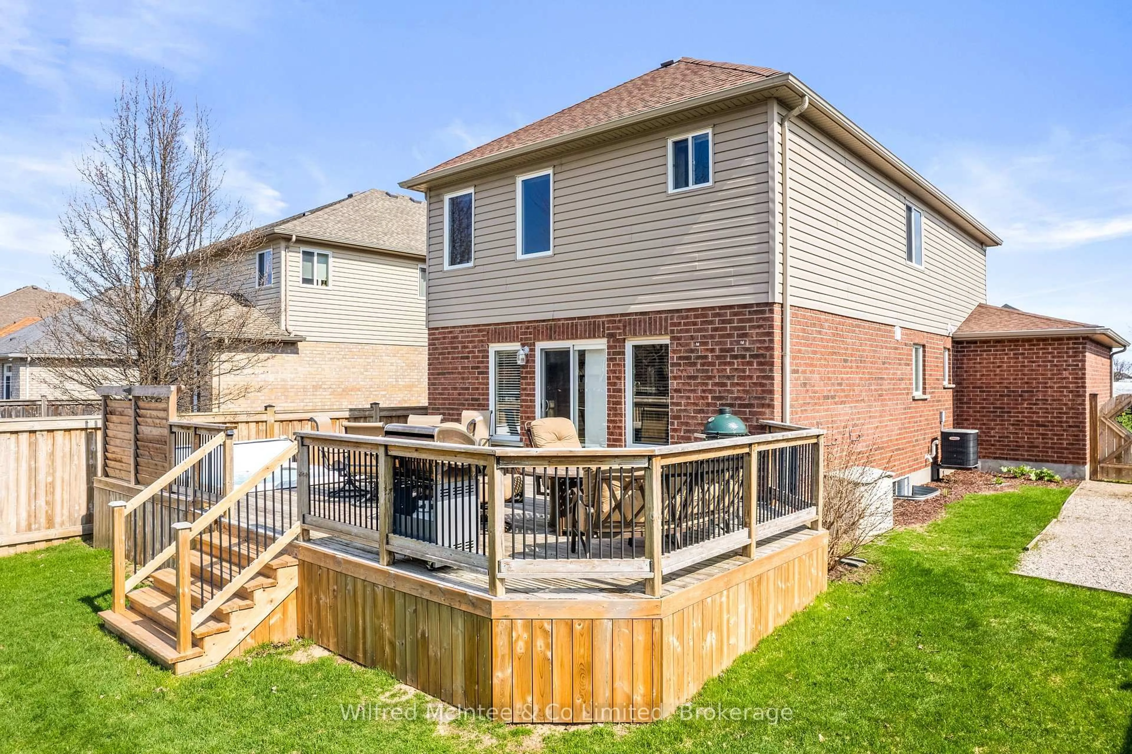 Patio, street for 464 Joseph St, Saugeen Shores Ontario N0H 2C2
