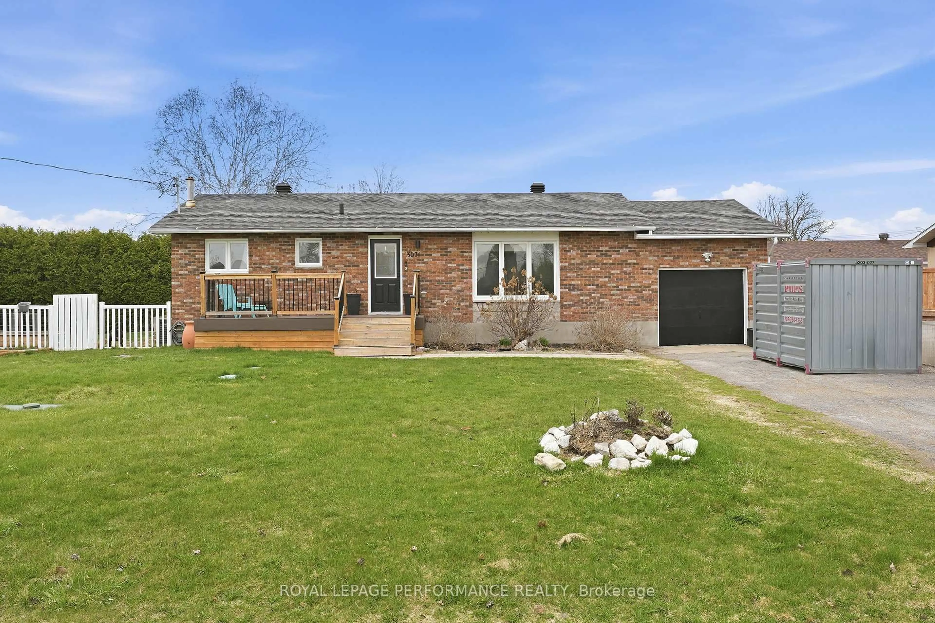 A pic from outside/outdoor area/front of a property/back of a property/a pic from drone, street for 3071 Young St, Clarence-Rockland Ontario K0A 2A0