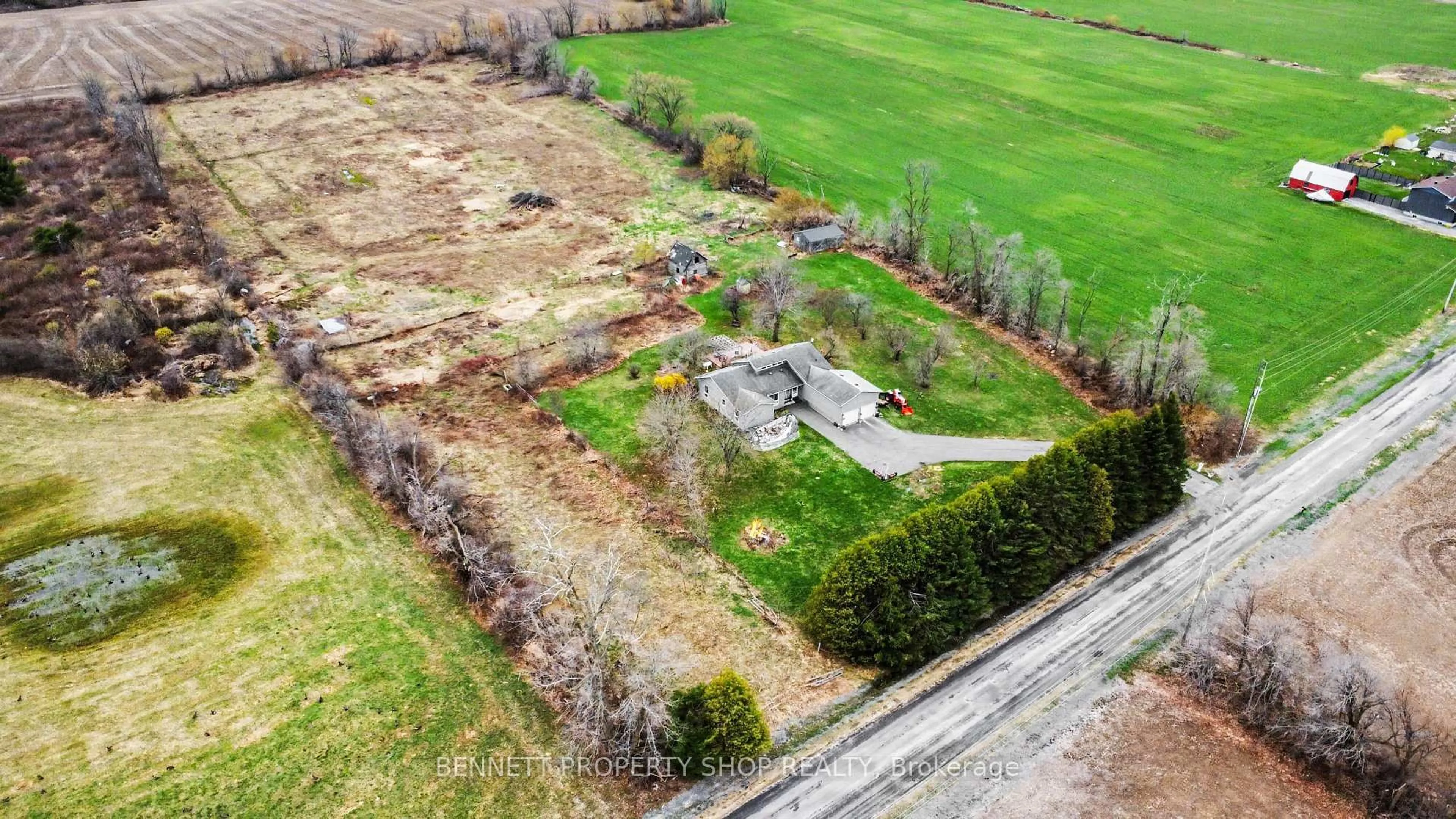 A pic from outside/outdoor area/front of a property/back of a property/a pic from drone, building for 3490 Larmours Rd, Sarsfield Ontario K0A 3E0