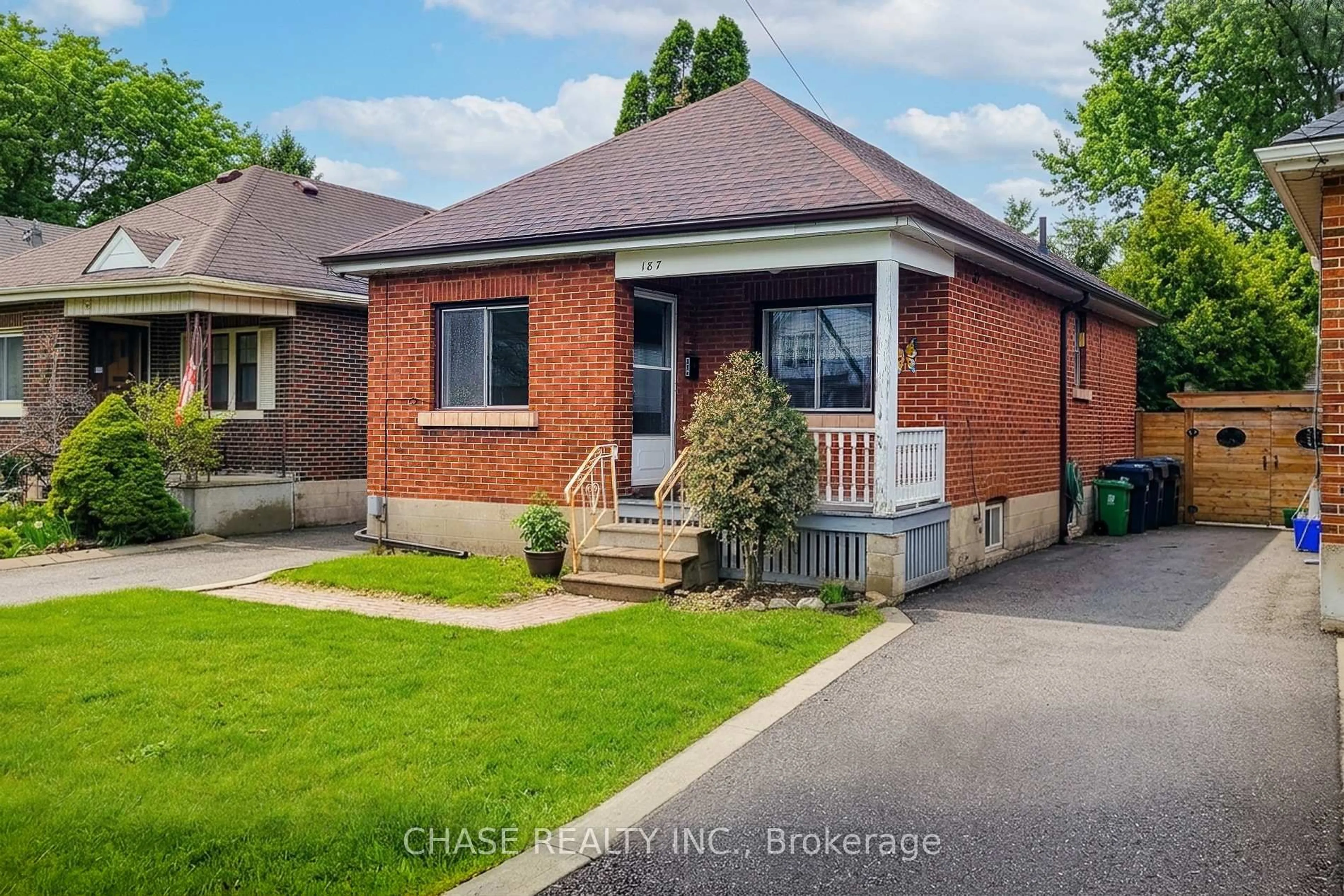 Home with brick exterior material, street for 187 Paradise Rd, Hamilton Ontario L8S 3T2