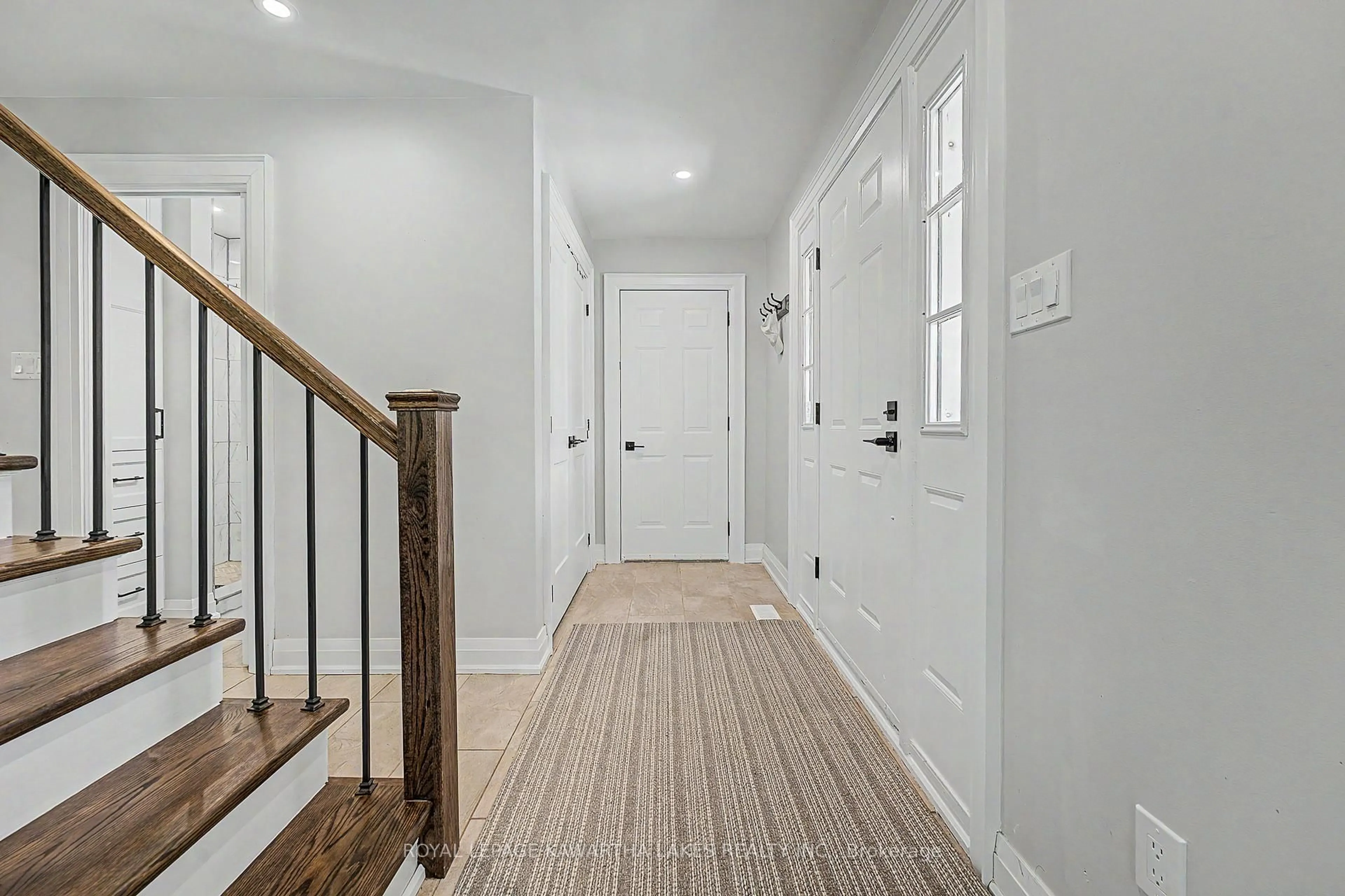 Indoor entryway for 91 SOMERVILLE CONCESSION 5,, Kawartha Lakes Ontario K0M 1K0