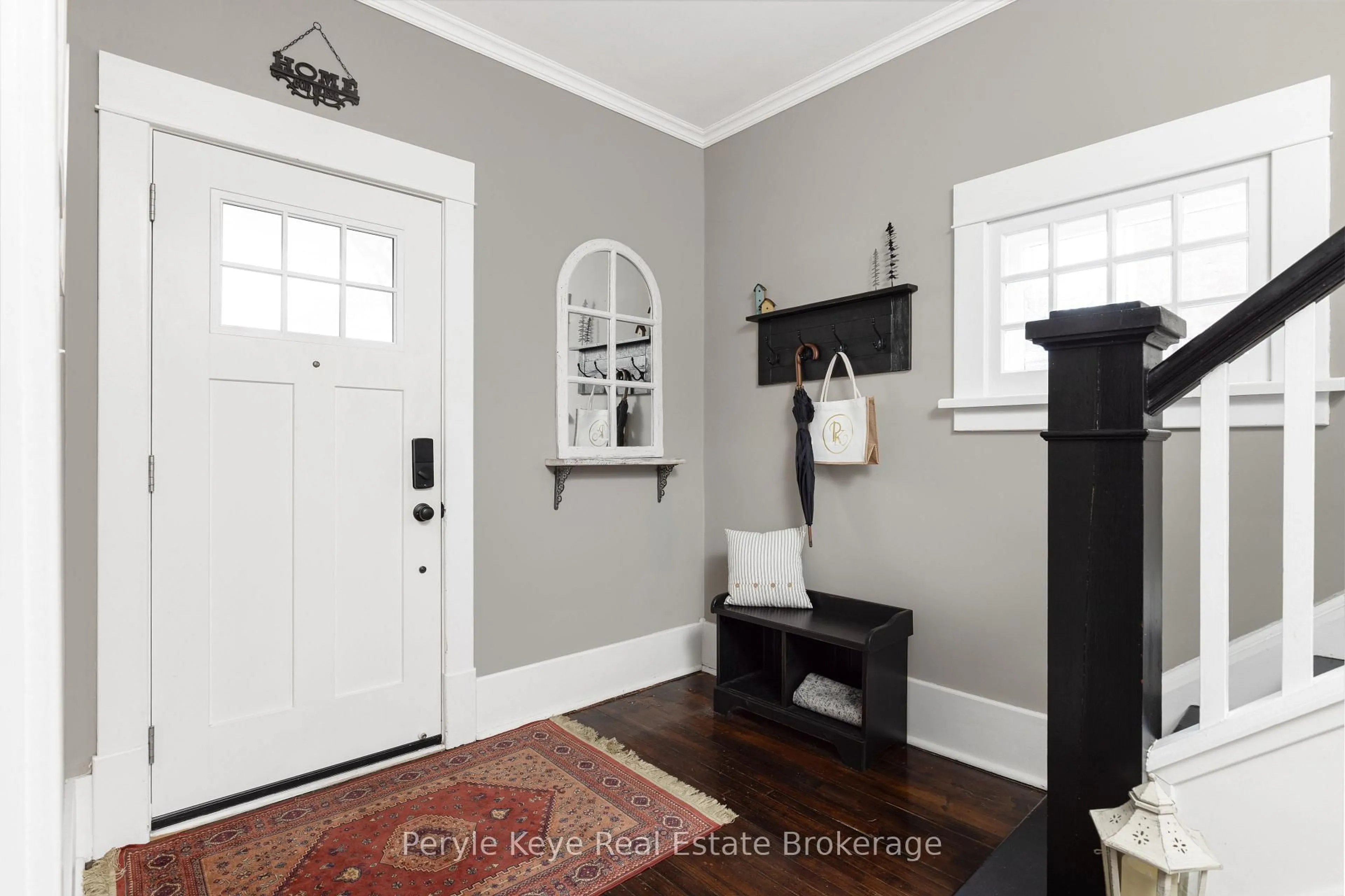 Indoor entryway for 78 McMurray St, Bracebridge Ontario P1L 2A1