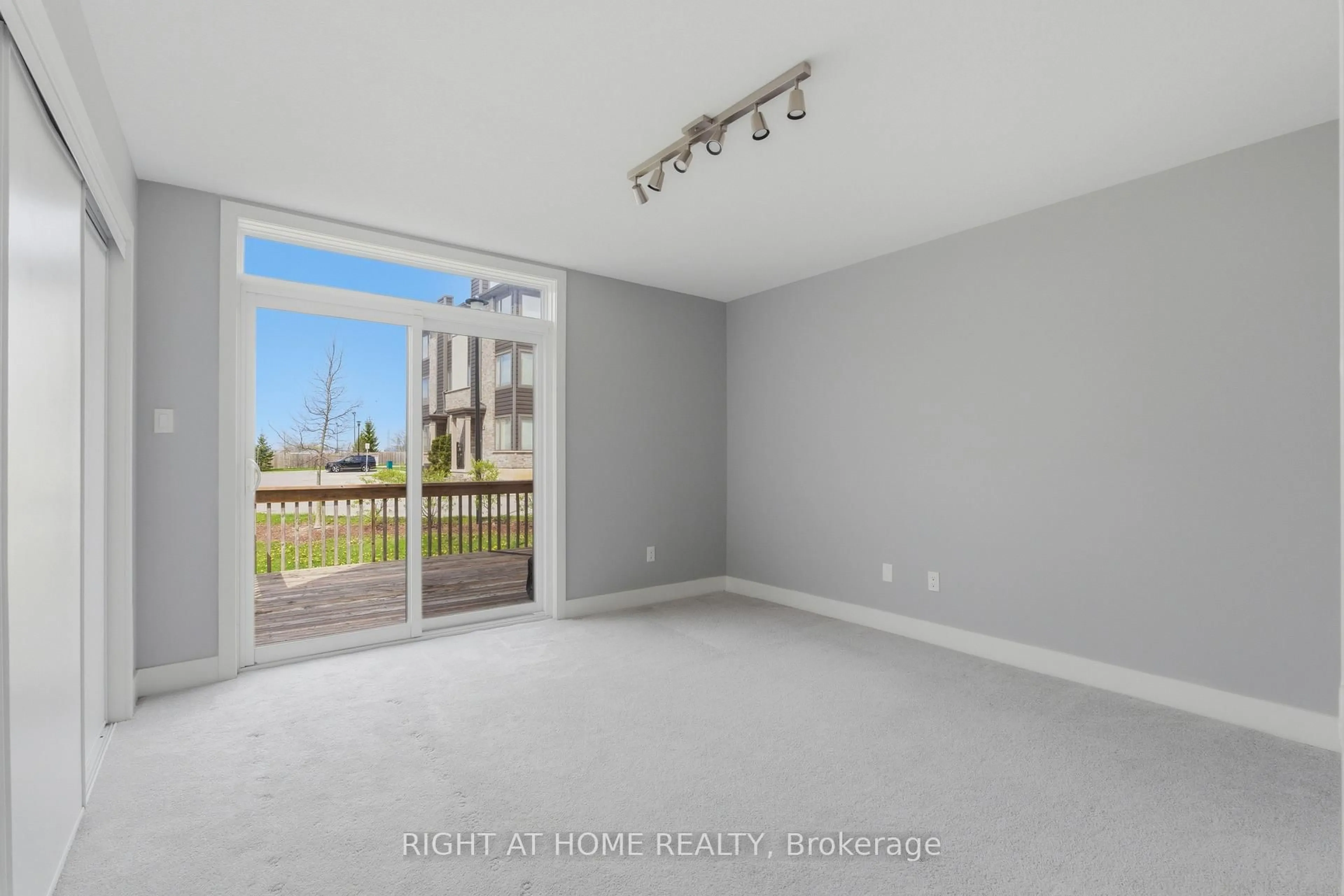 A pic of a room for 2060 Meadowgate Blvd #10, London South Ontario N6M 0H5