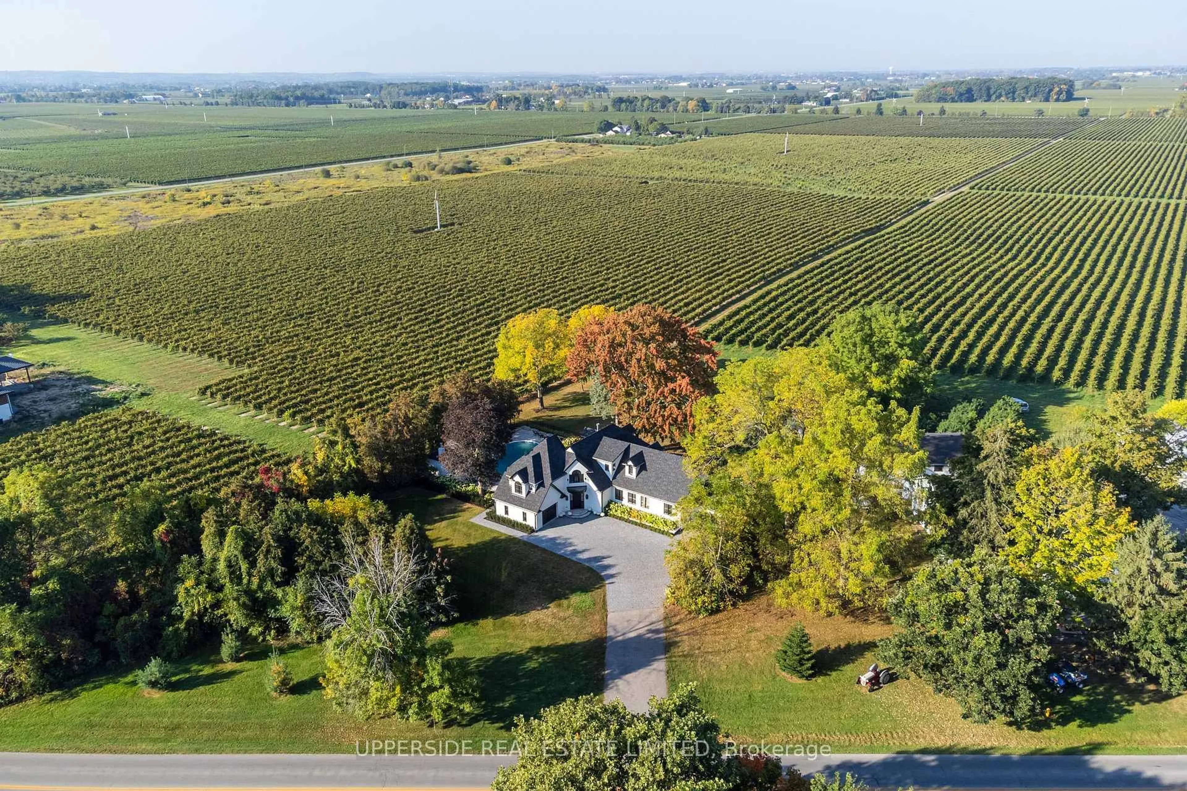A pic from outside/outdoor area/front of a property/back of a property/a pic from drone, mountain view for 15886 Niagara Pkwy, Niagara-on-the-Lake Ontario L0S 1J0