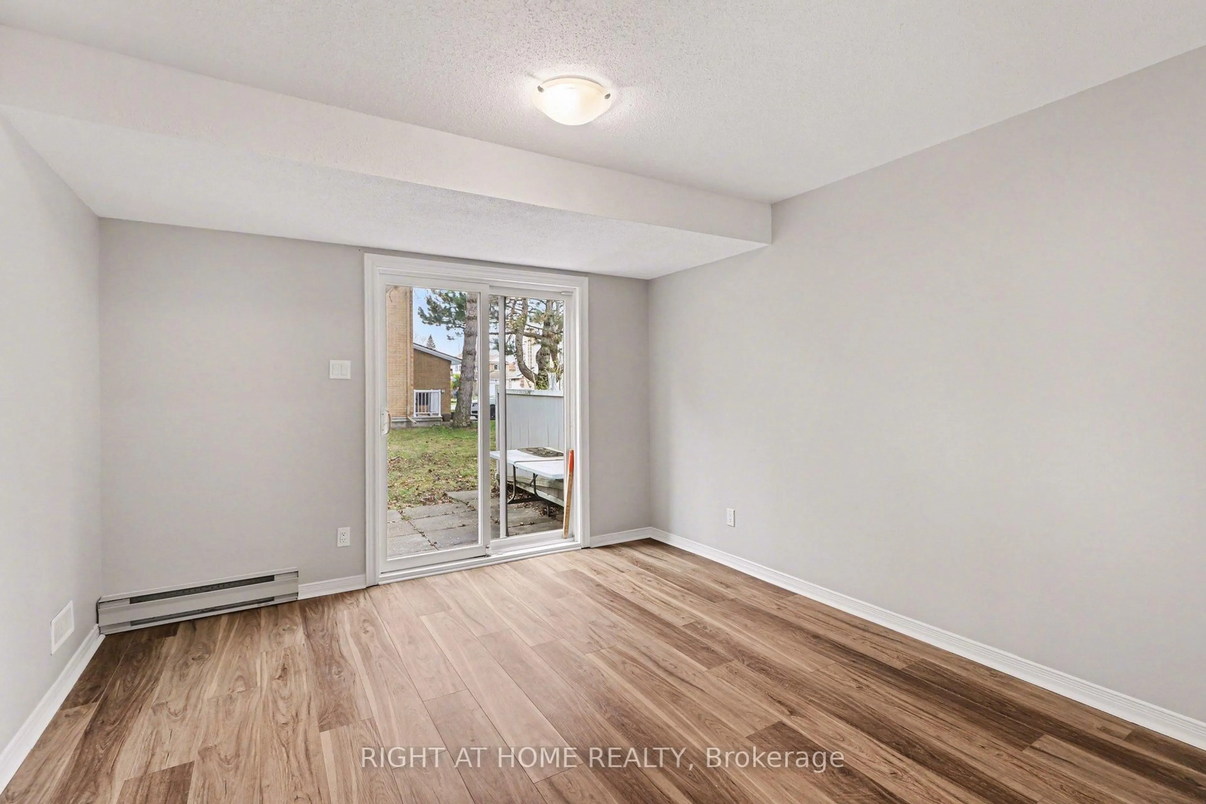 A pic of a room for 26 Wrenwood Cres #29, Ottawa Ontario K2G 5V5