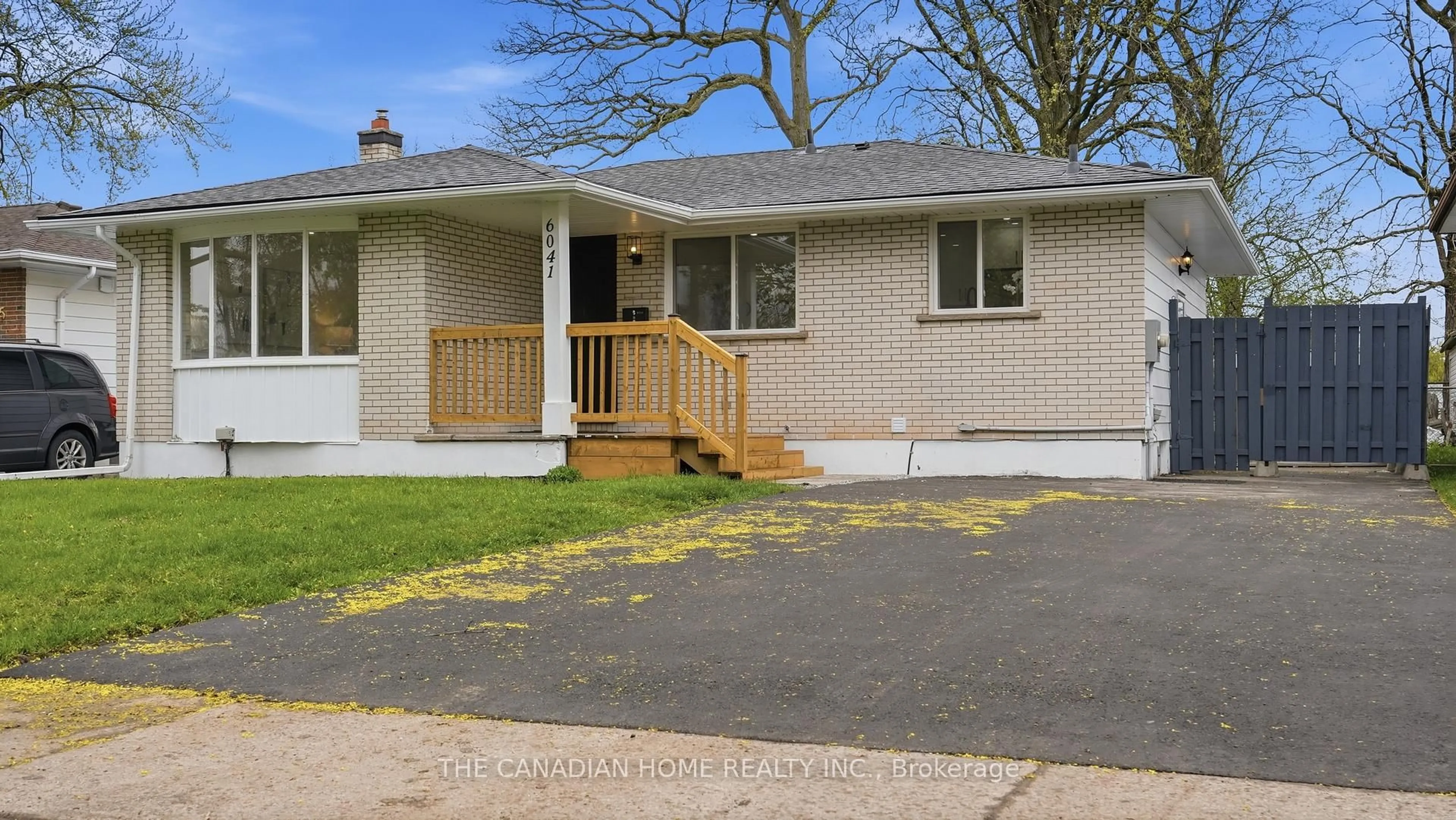 Home with vinyl exterior material, street for 6041 Cadham St, Niagara Falls Ontario L2G 3A2