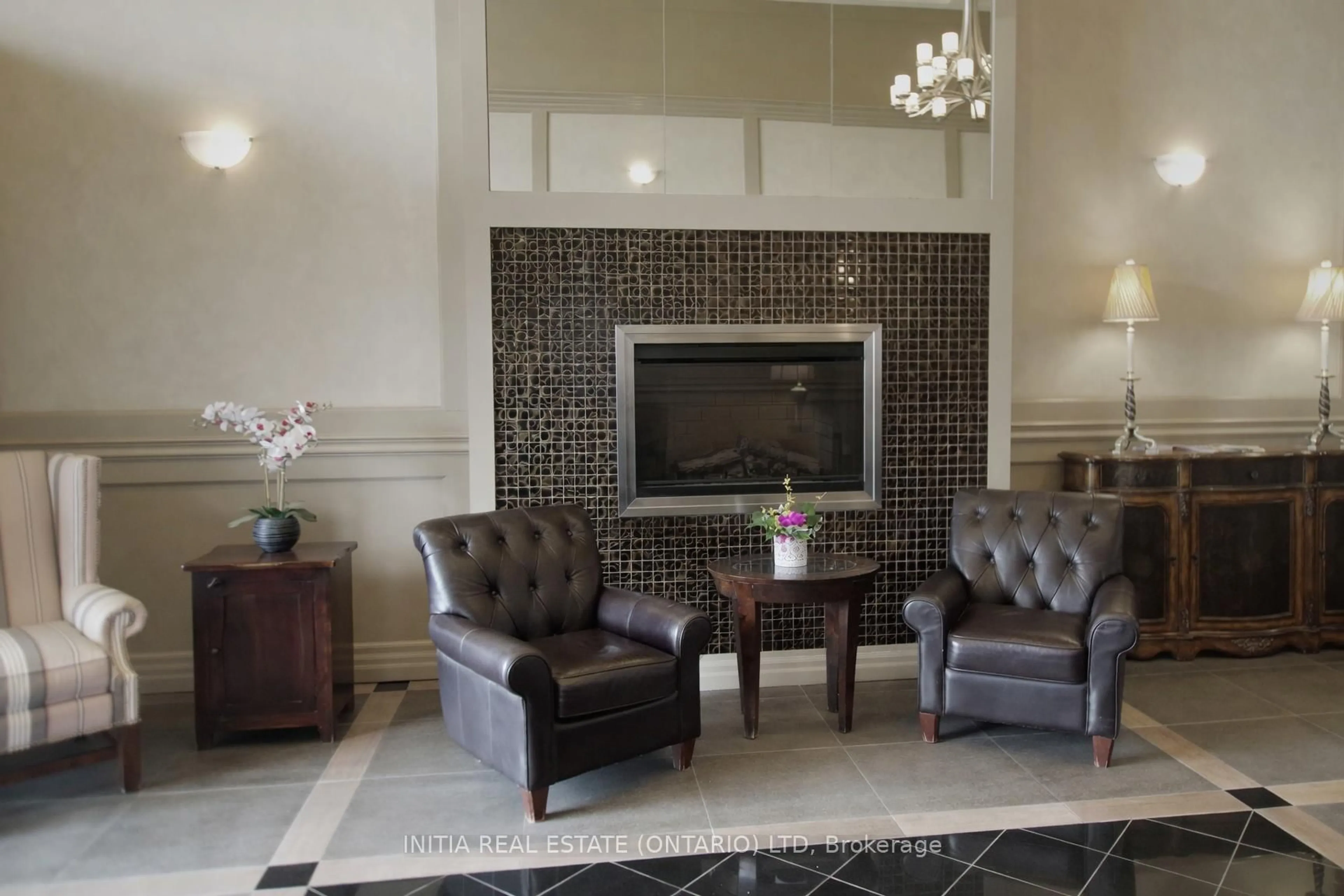 Lobby for 1030 Coronation Dr #807, London North Ontario N6G 0G5