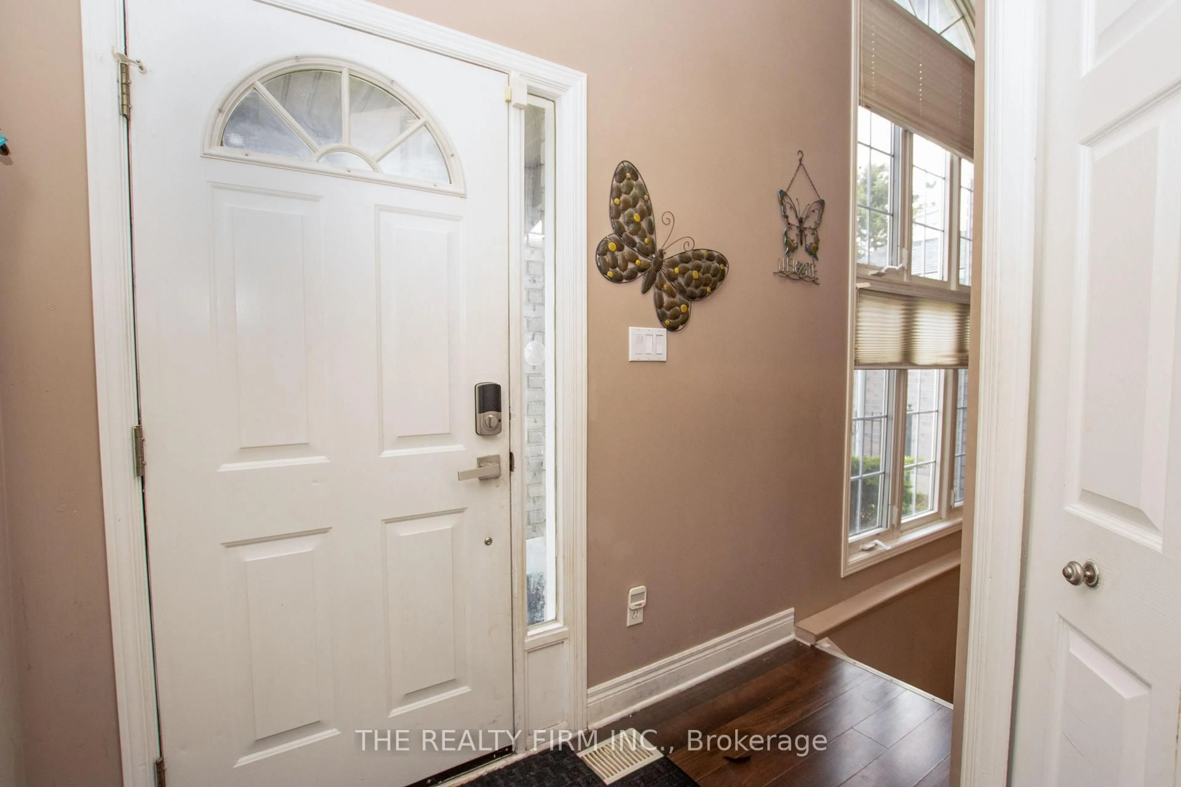 Indoor entryway for 41805 North St, Southwold Ontario N5P 4L7