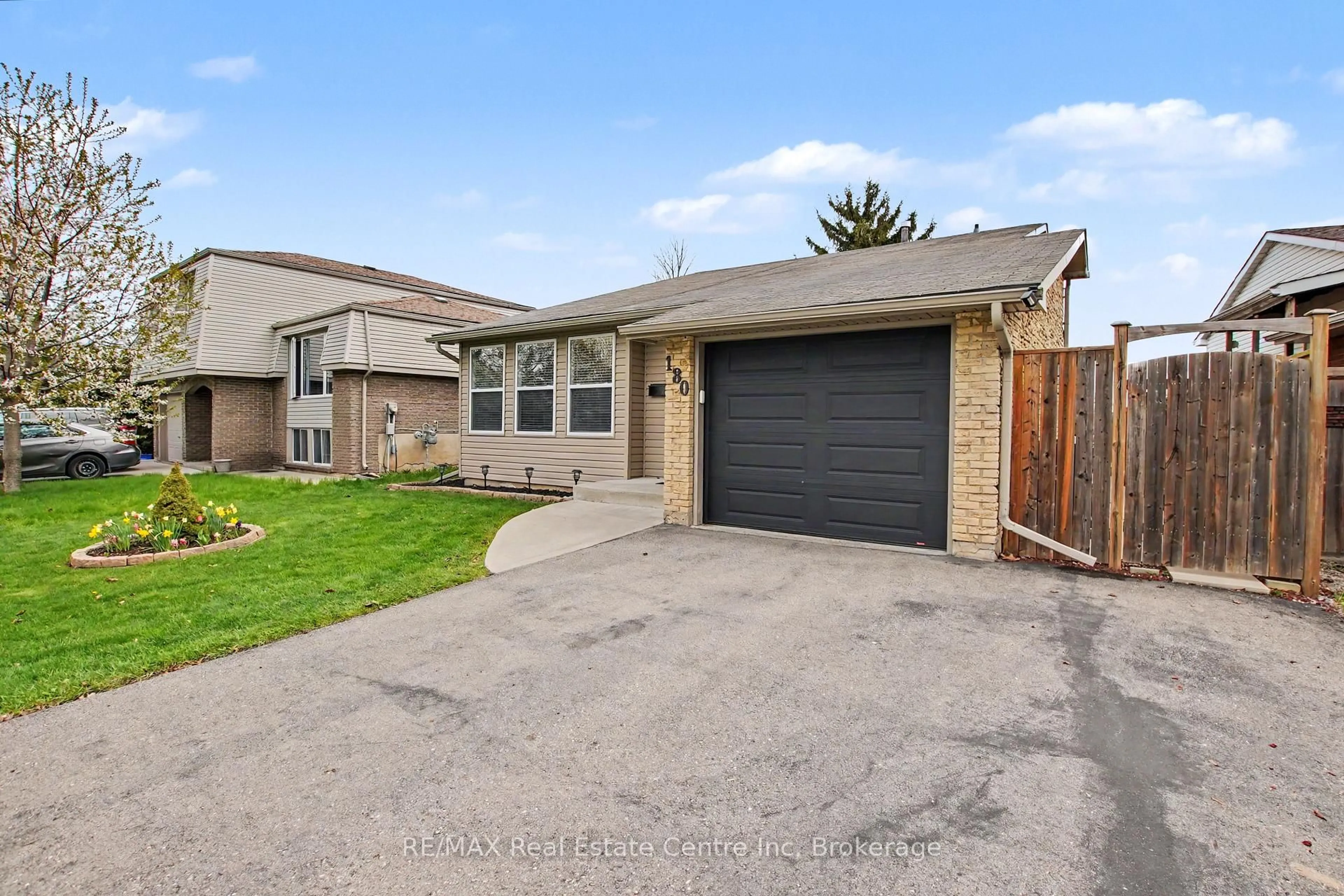 Unknown for 180 Sunset Blvd, Cambridge Ontario N1S 4L2