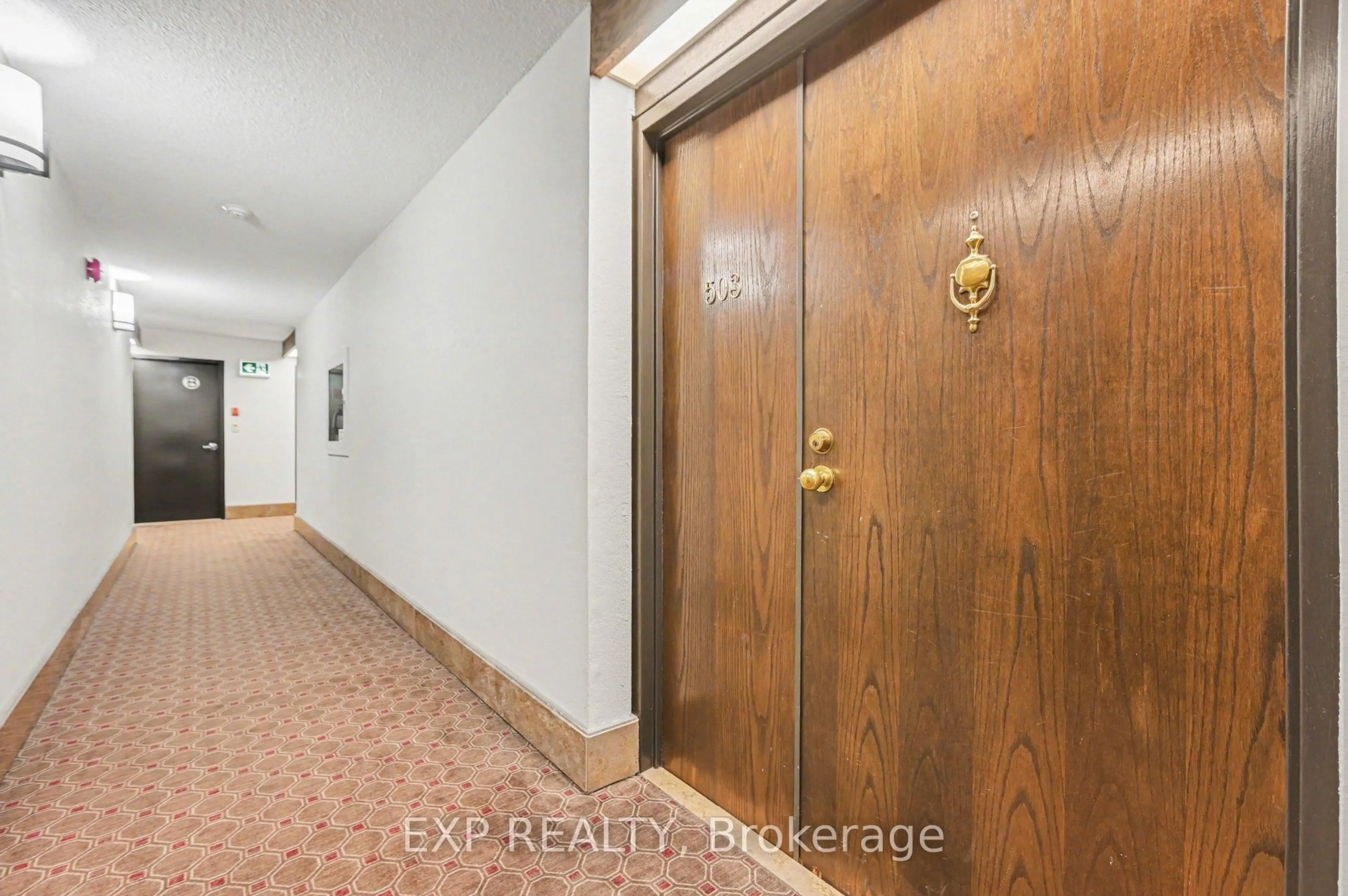 Indoor foyer for 2019 Carling Ave #503, Ottawa Ontario K2A 4A2