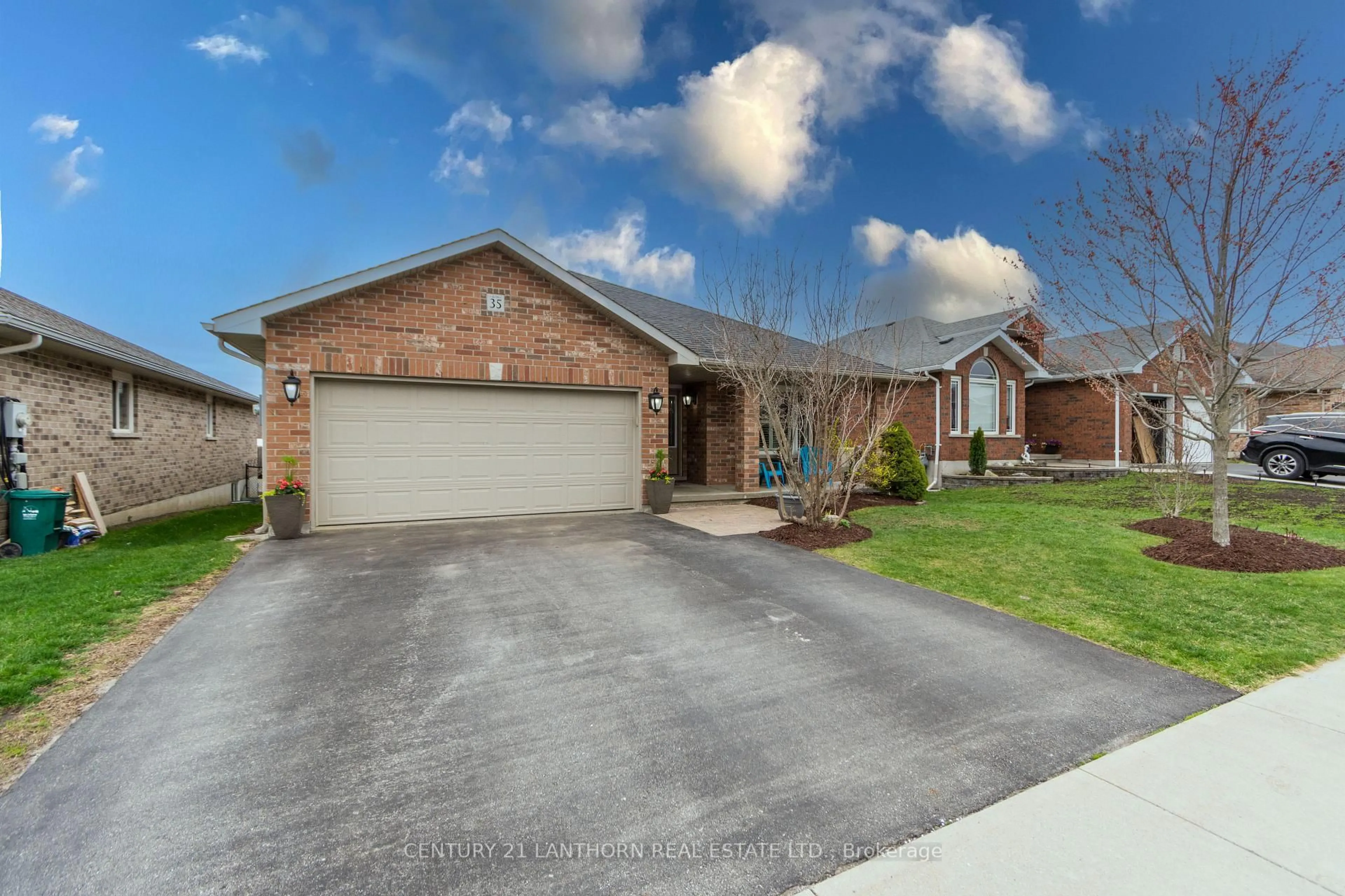 Home with brick exterior material, street for 35 Gale Cres, Belleville Ontario K8N 0M4