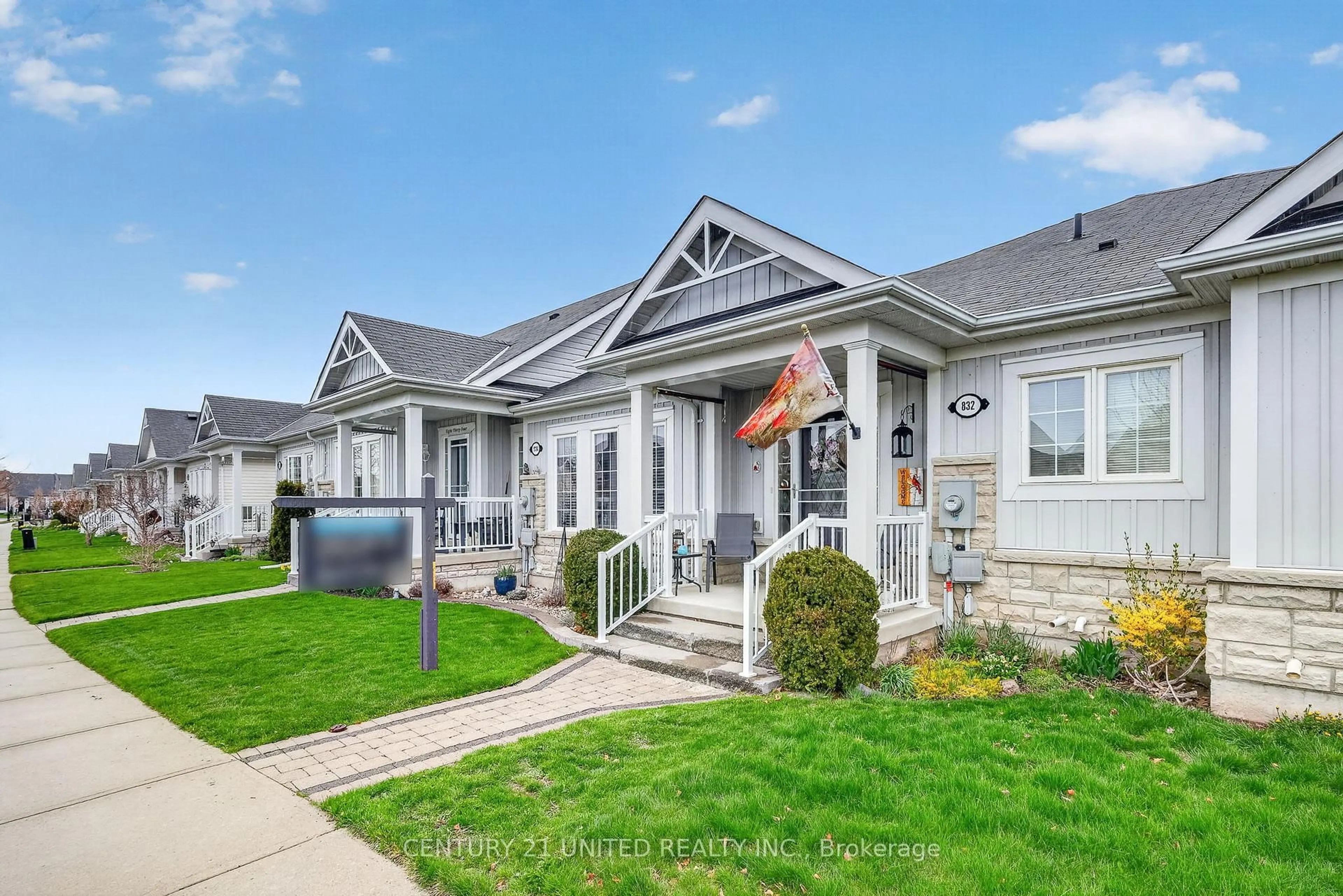 Home with vinyl exterior material, street for 832 Leslie St, Cobourg Ontario K9A 0H2