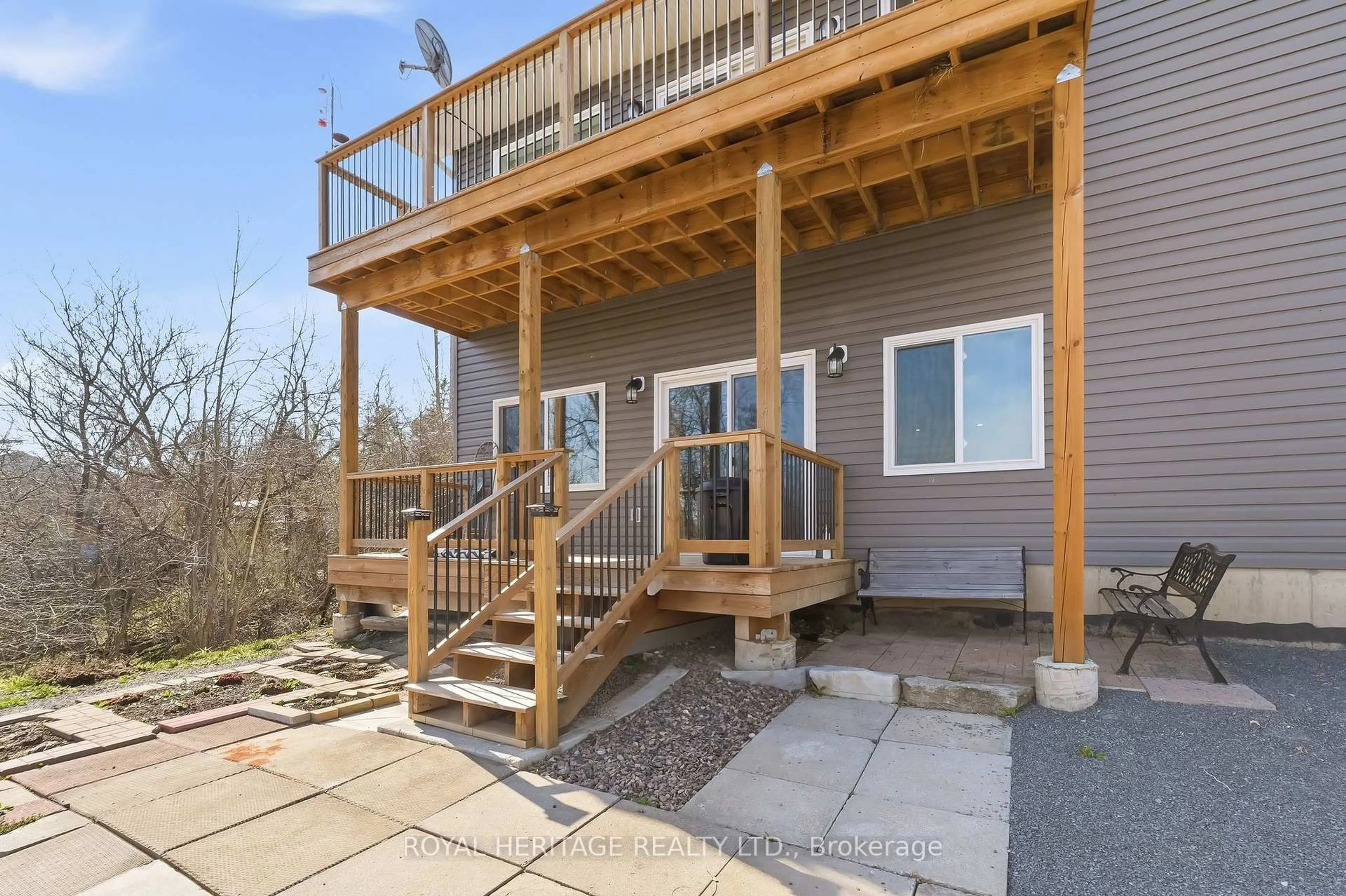 Patio, unknown for 24 Rock St, Shannonville Ontario K0K 2N0