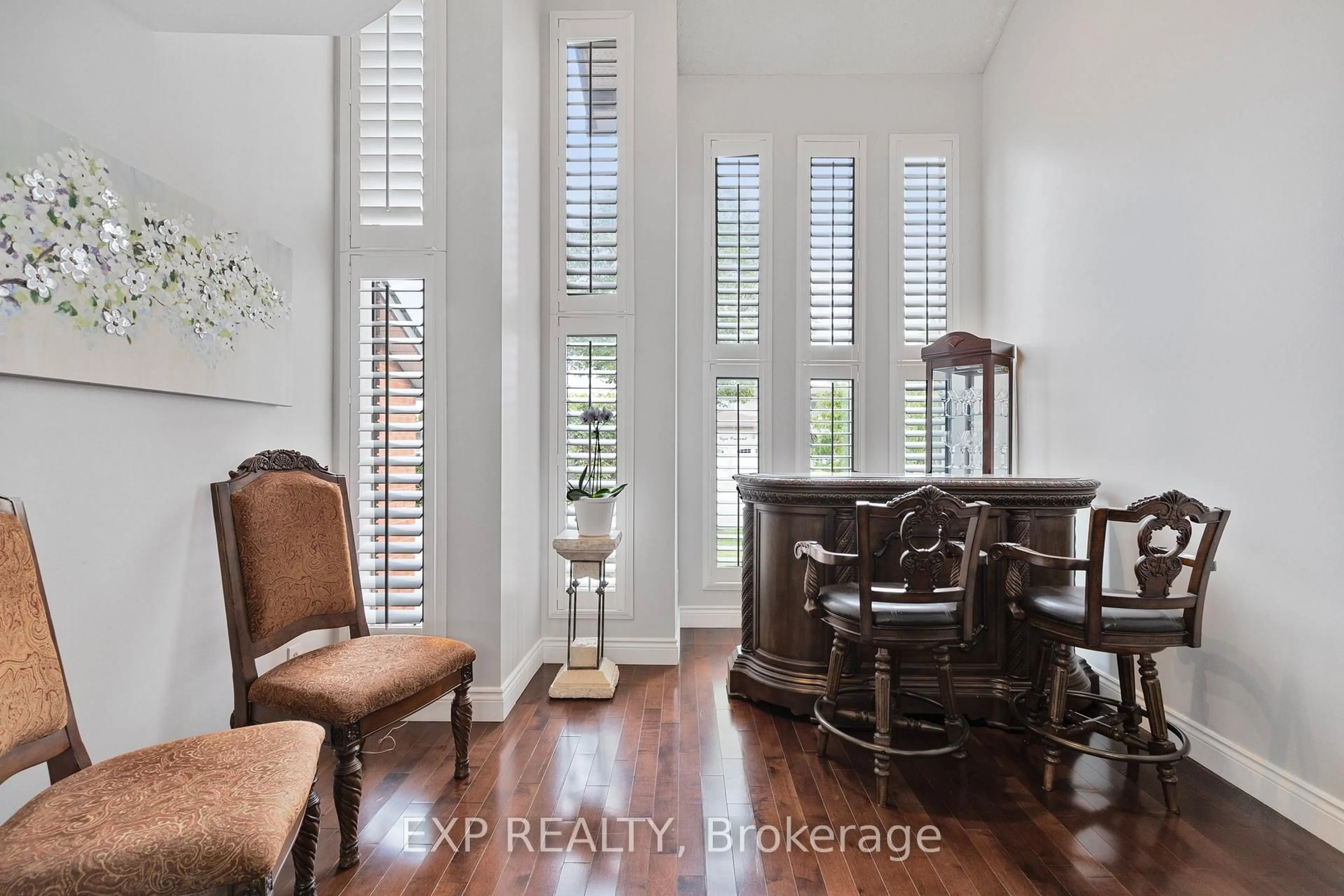 Indoor entryway for 10 Vega Cres, Hamilton Ontario L8E 4S7