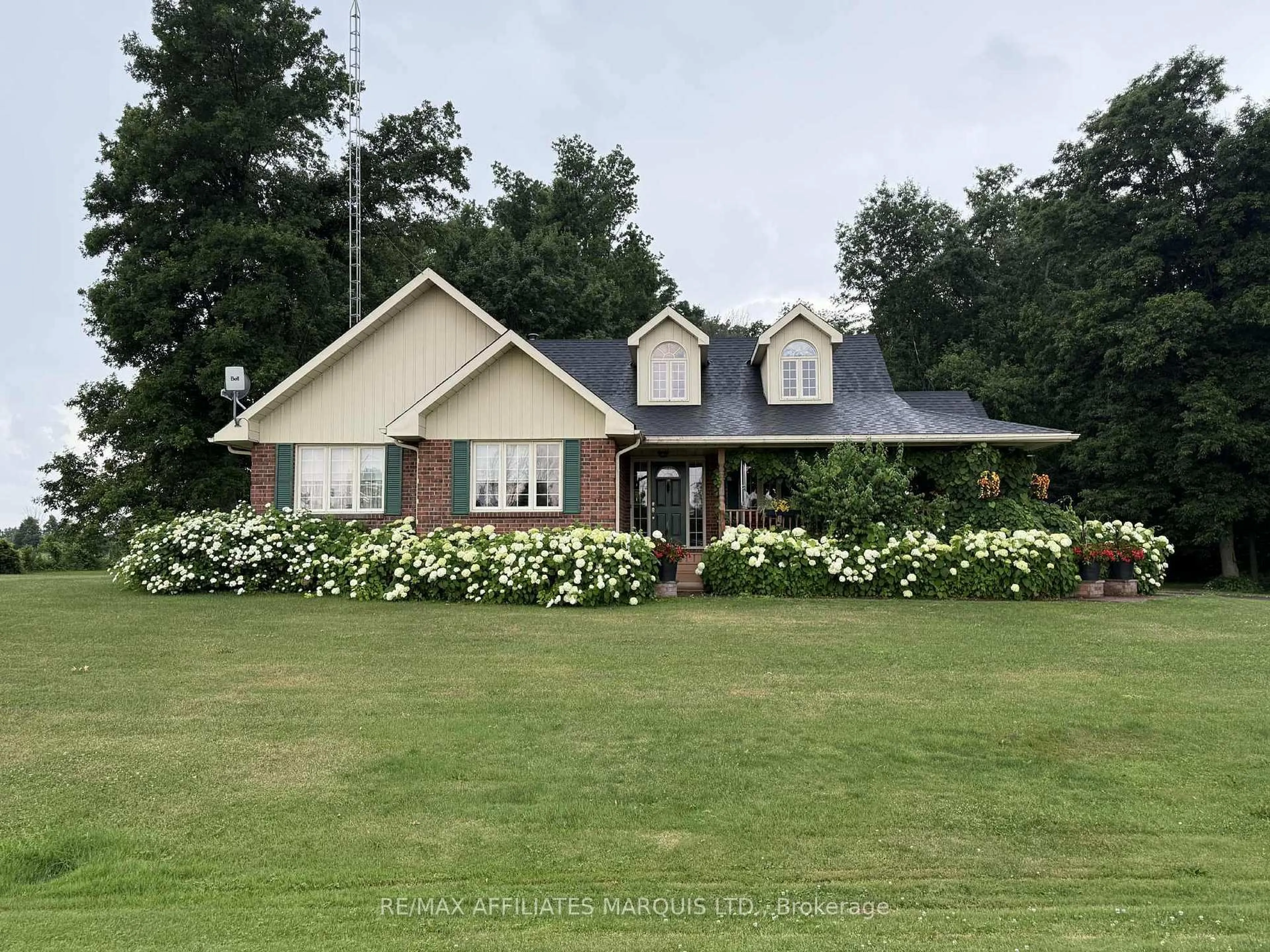 A pic from outside/outdoor area/front of a property/back of a property/a pic from drone, unknown for 3066 Goldfield Rd, North Stormont Ontario K0C 1K0