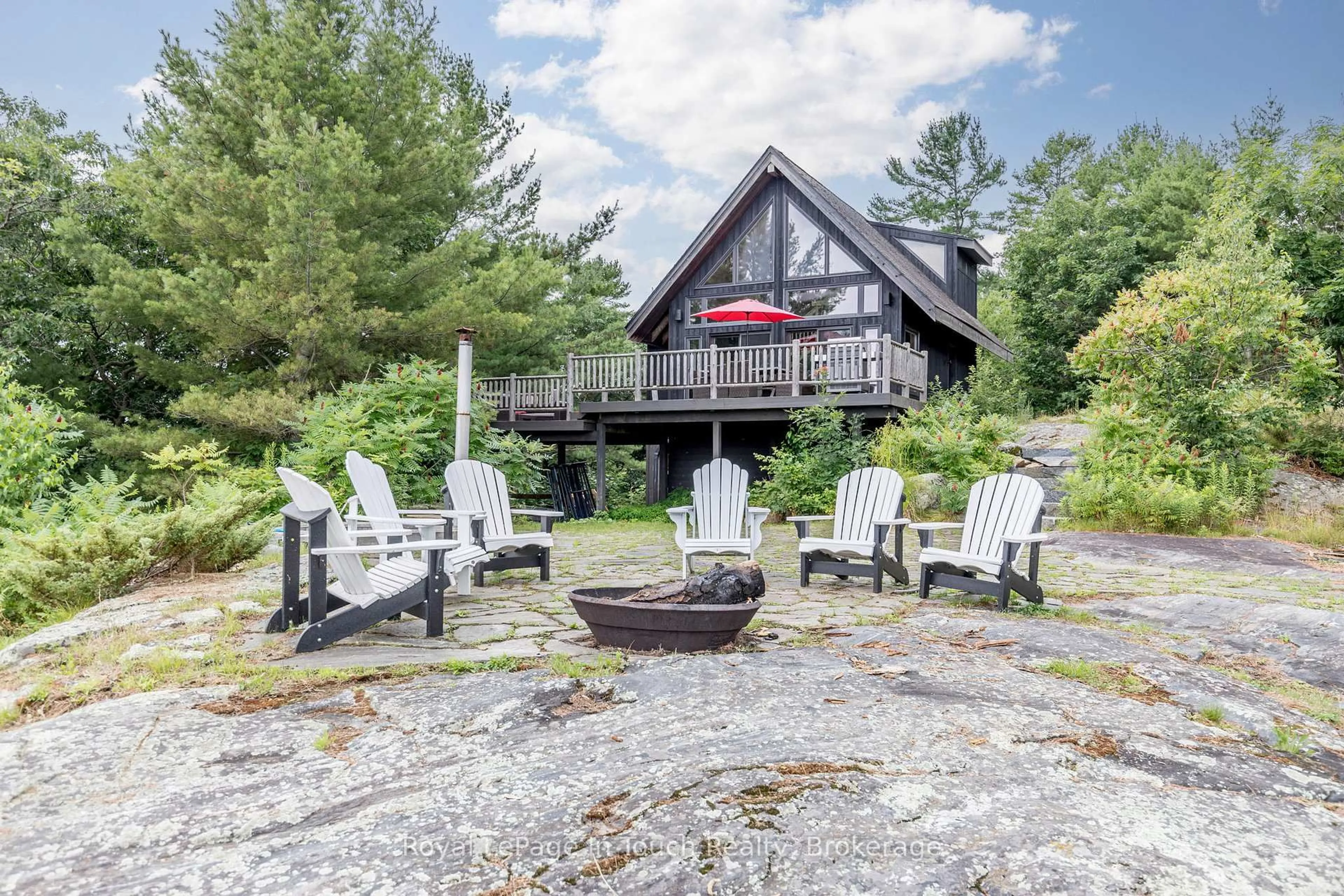 Patio, mountain view for 8 B686 DERBYSHIRE, The Archipelago Ontario P2A 0B7