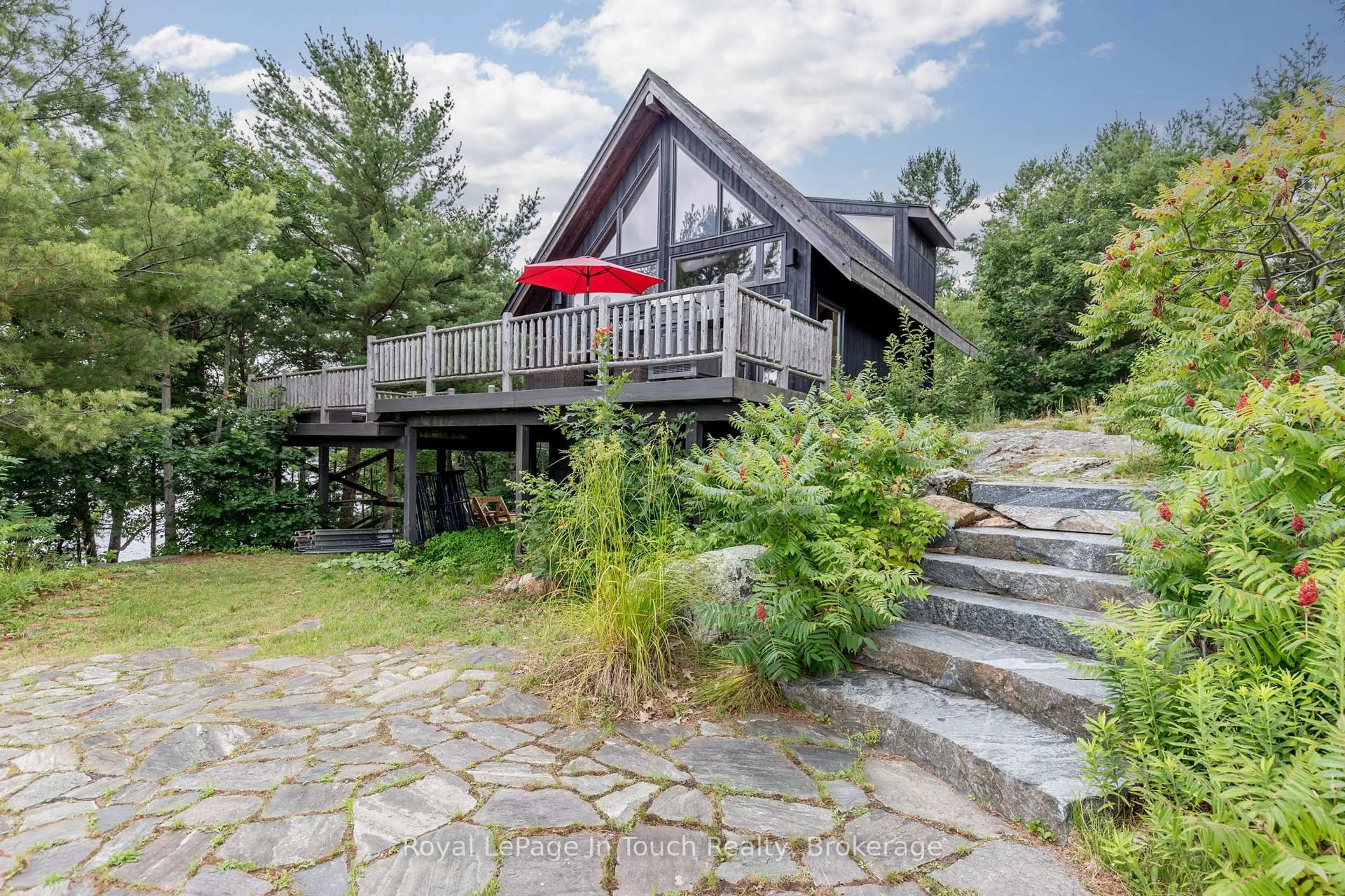 Patio, mountain view for 8 B686 DERBYSHIRE, The Archipelago Ontario P2A 0B7