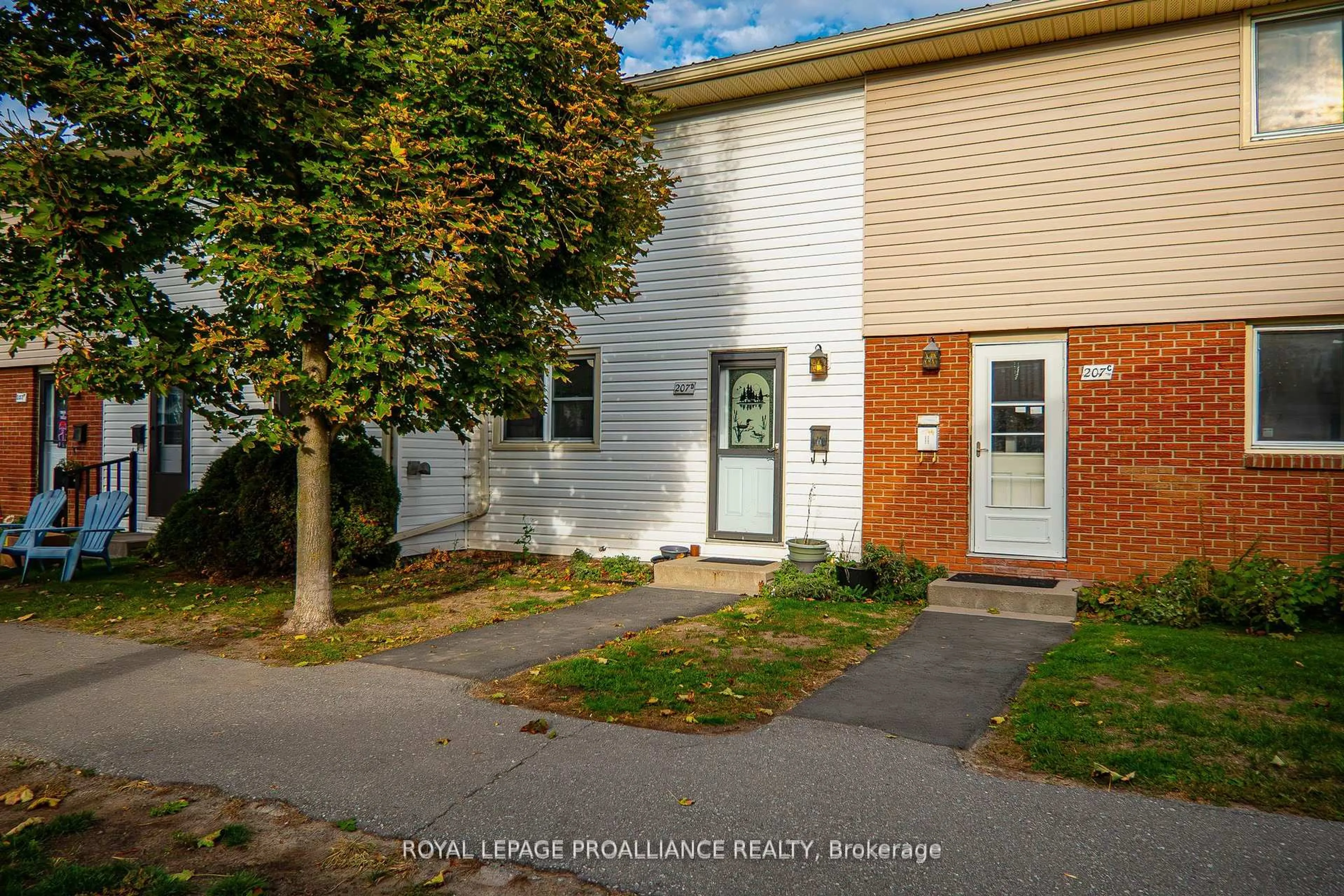 Unknown for 207D North Park St, Belleville Ontario K8P 4T9