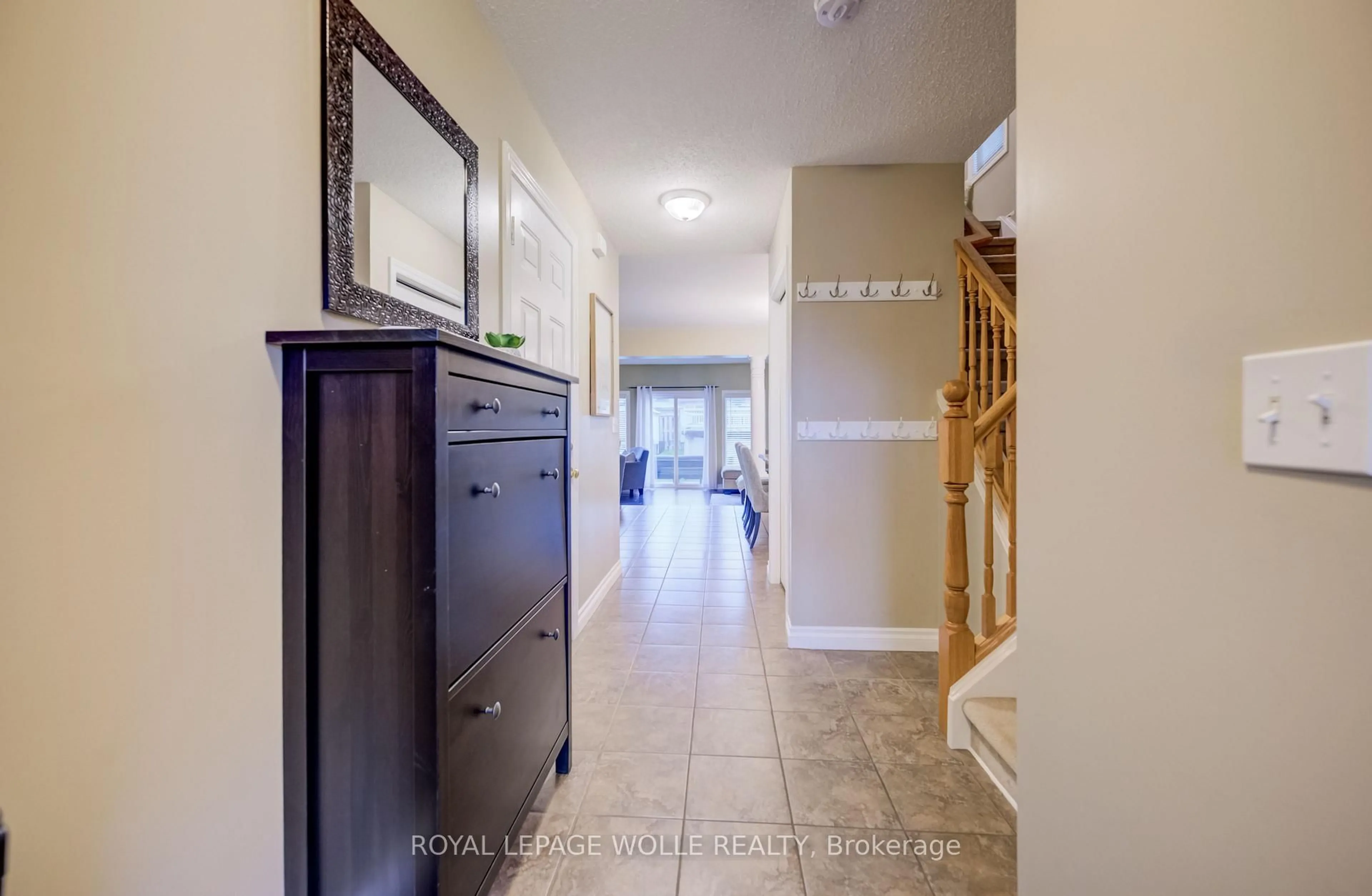 Indoor entryway for 23 Northcliffe Cres, Cambridge Ontario N3C 4M6
