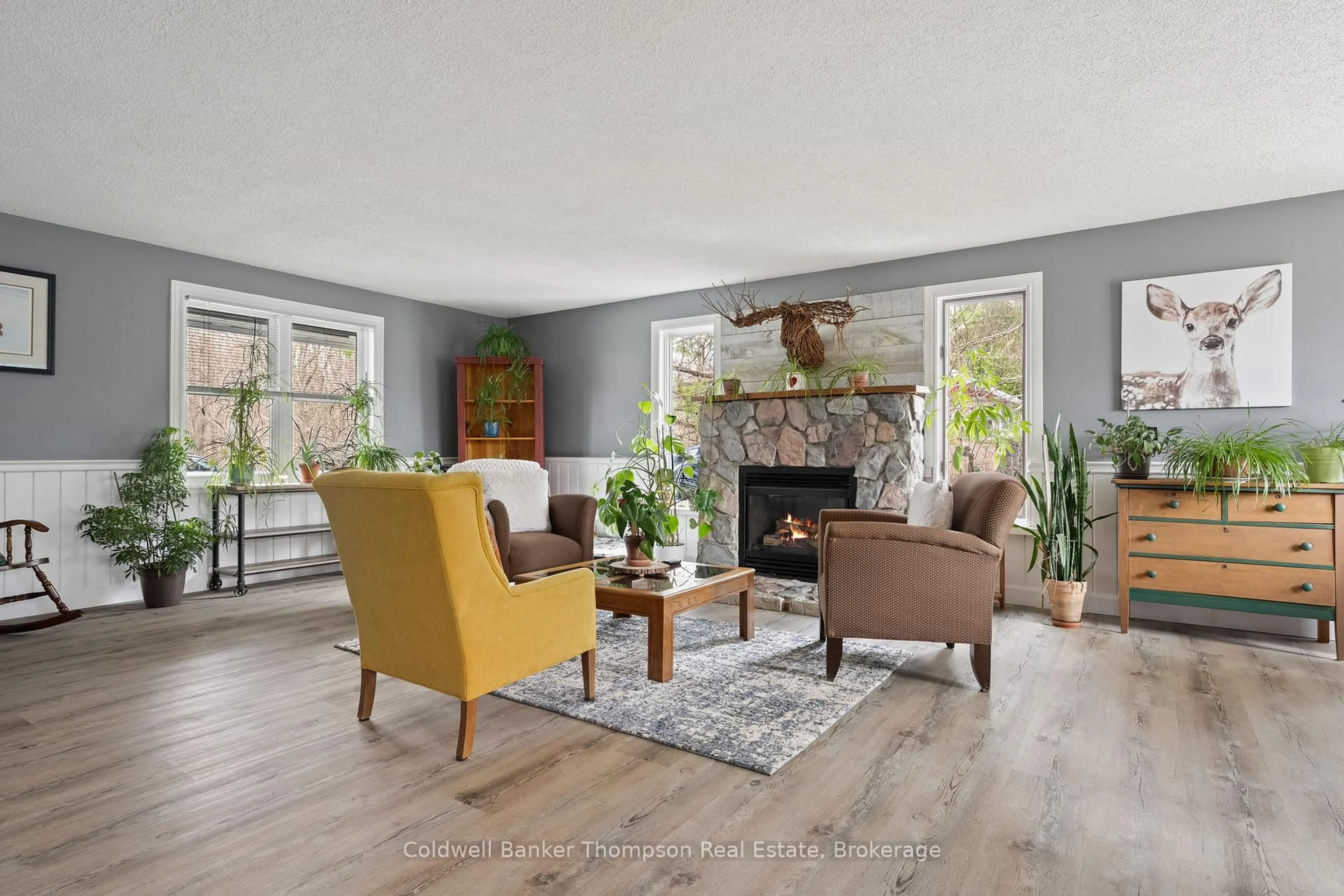Living room with furniture, unknown for 47 Florence St, Huntsville Ontario P1H 1V4