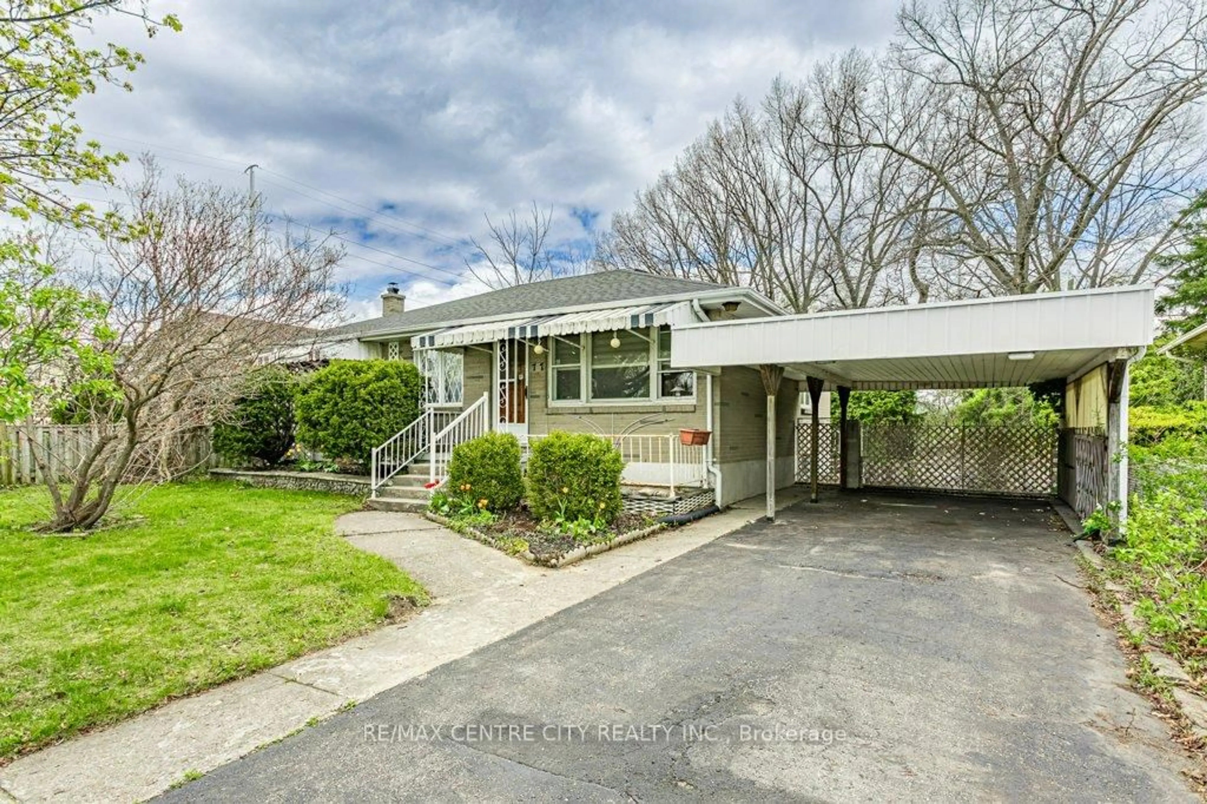 Unknown for 77 Queenston Cres, London East Ontario N5W 1N7