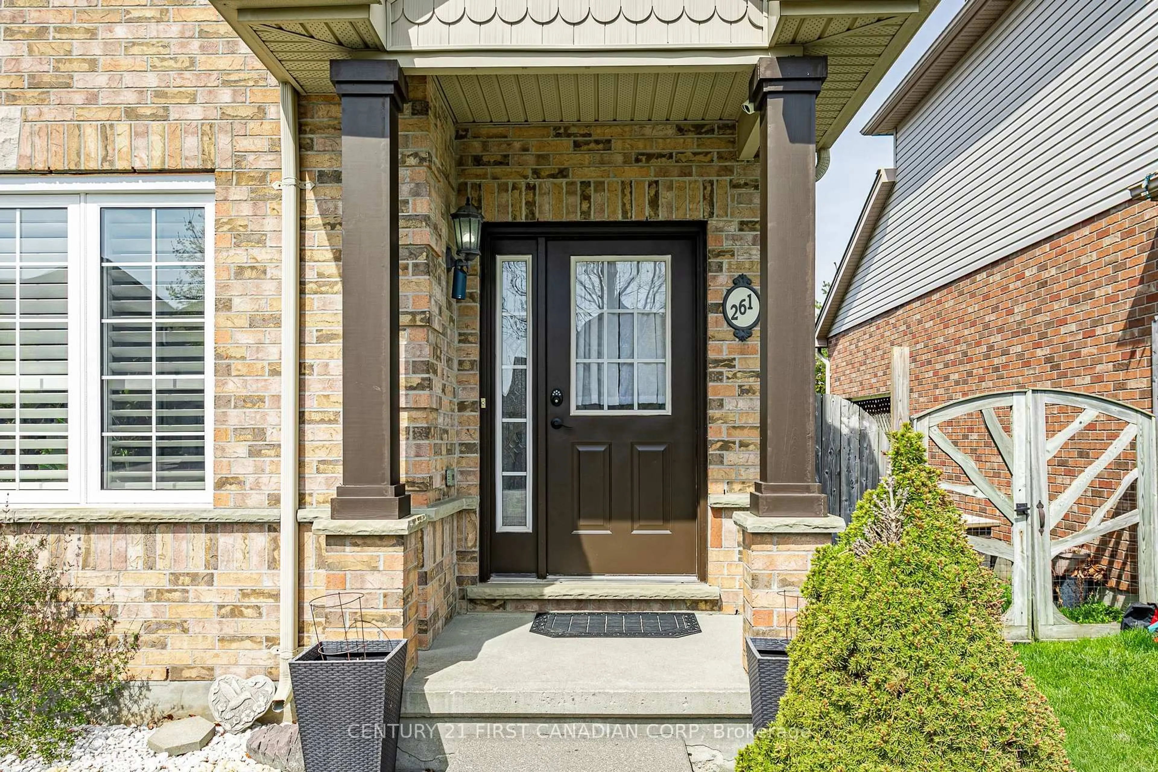 Indoor entryway for 261 South Leaksdale Circ, London South Ontario N6M 1K3