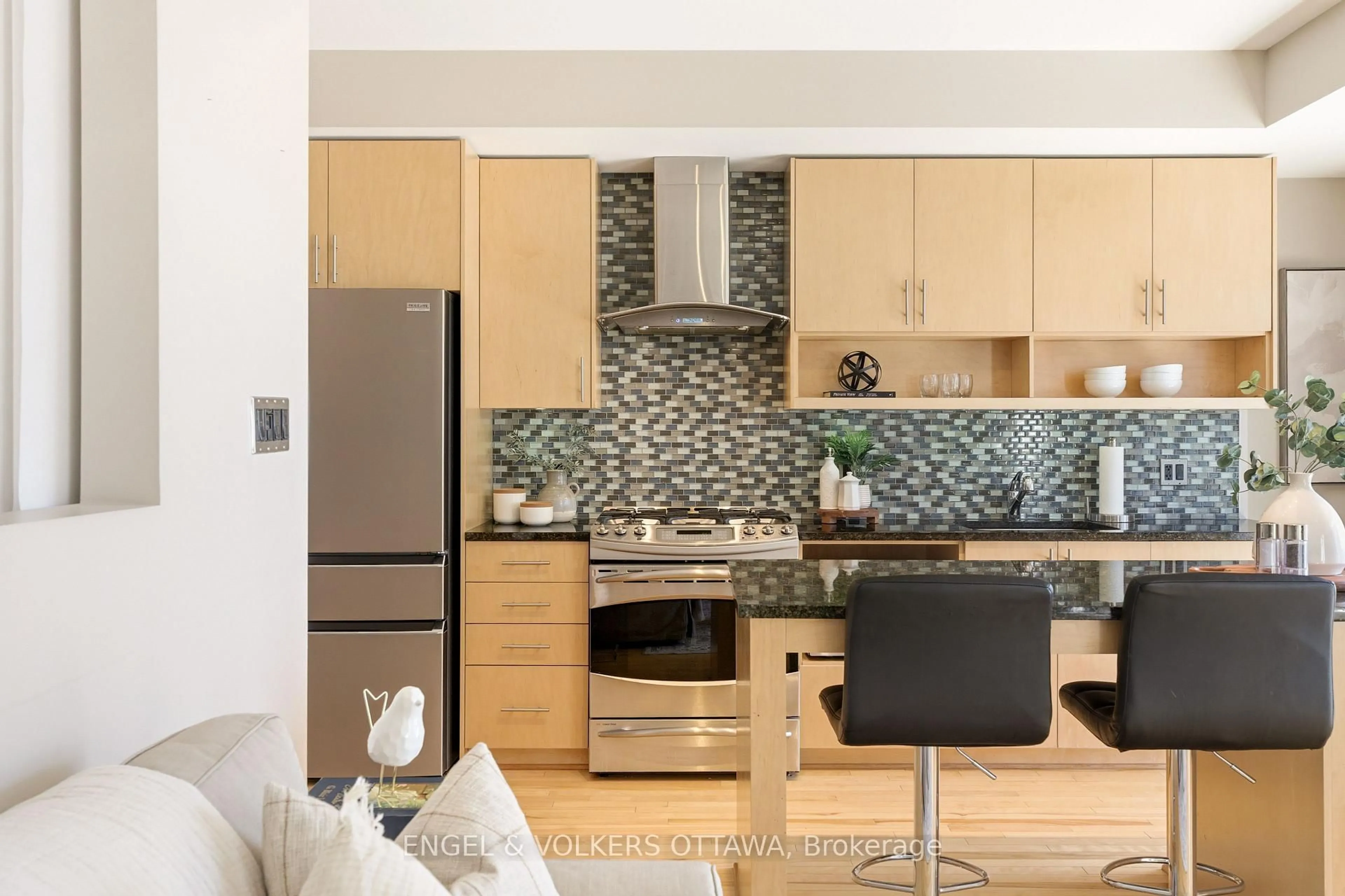 Contemporary kitchen, ceramic/tile floor for 808 Bronson Ave #310, Ottawa Ontario K1S 5A4