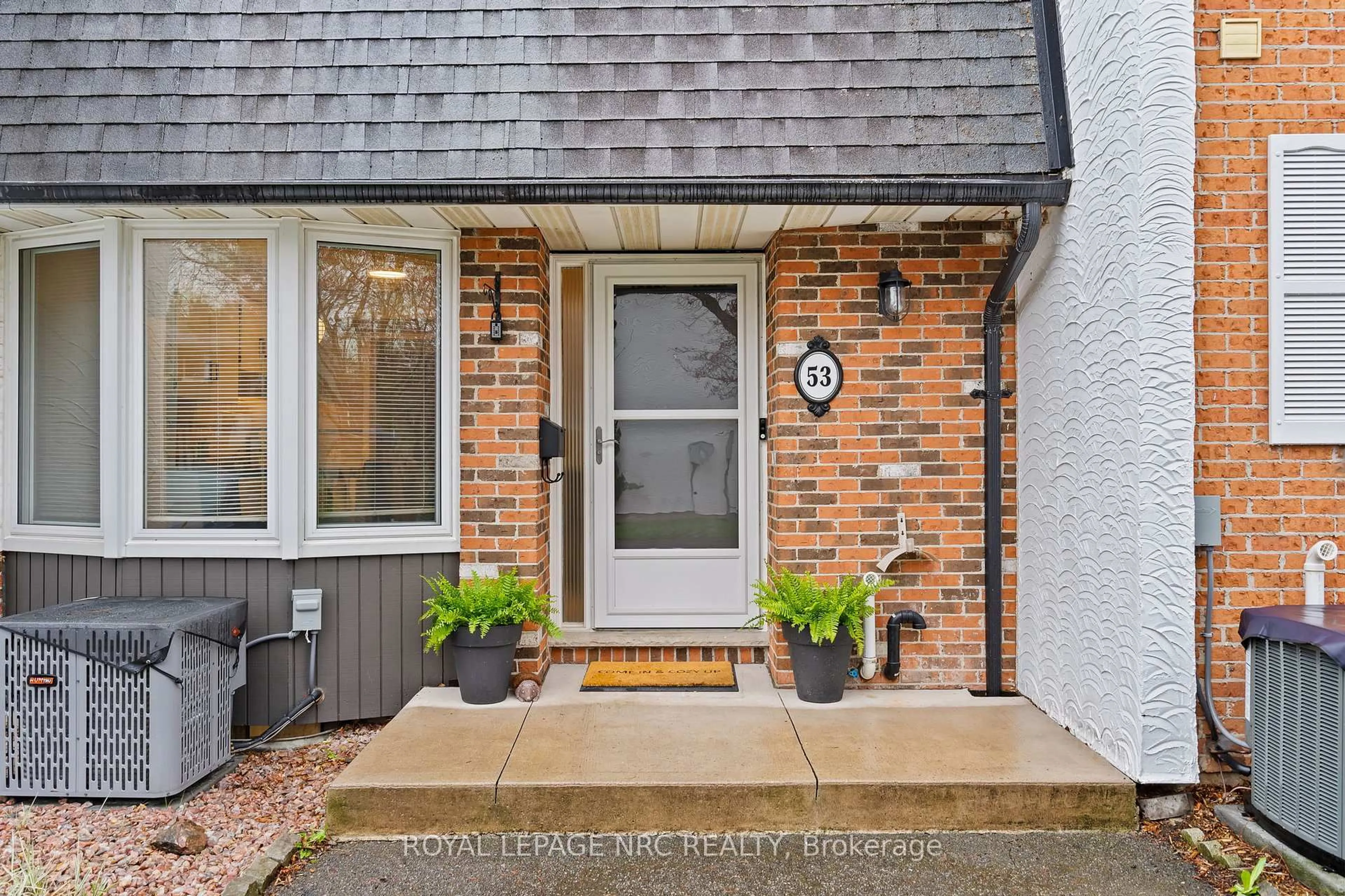 Home with brick exterior material, street for 77 Linwell Rd #53, St. Catharines Ontario L2N 6R1