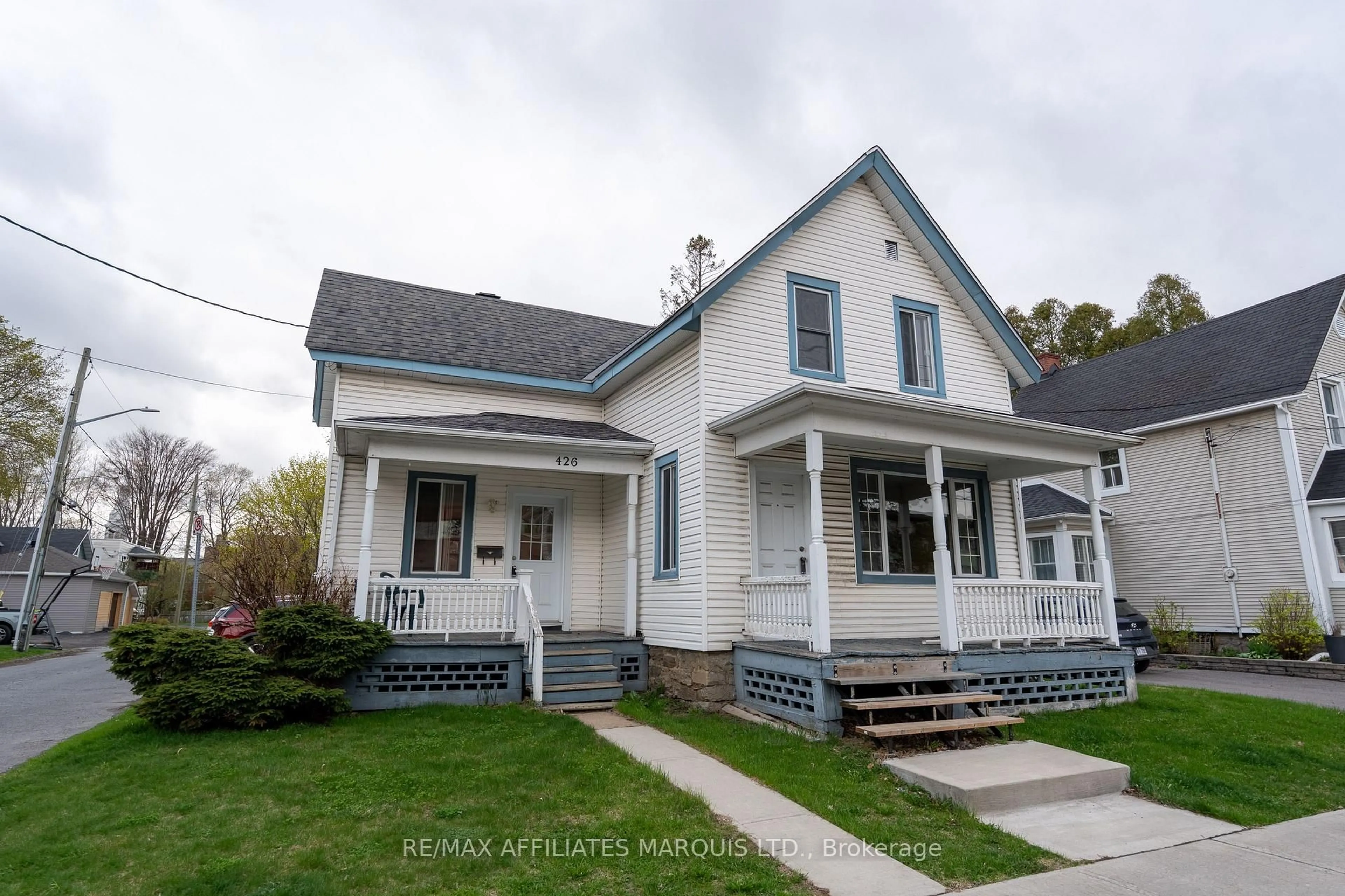 Home with vinyl exterior material, street for 426 Sydney St, Cornwall Ontario K6H 3H8