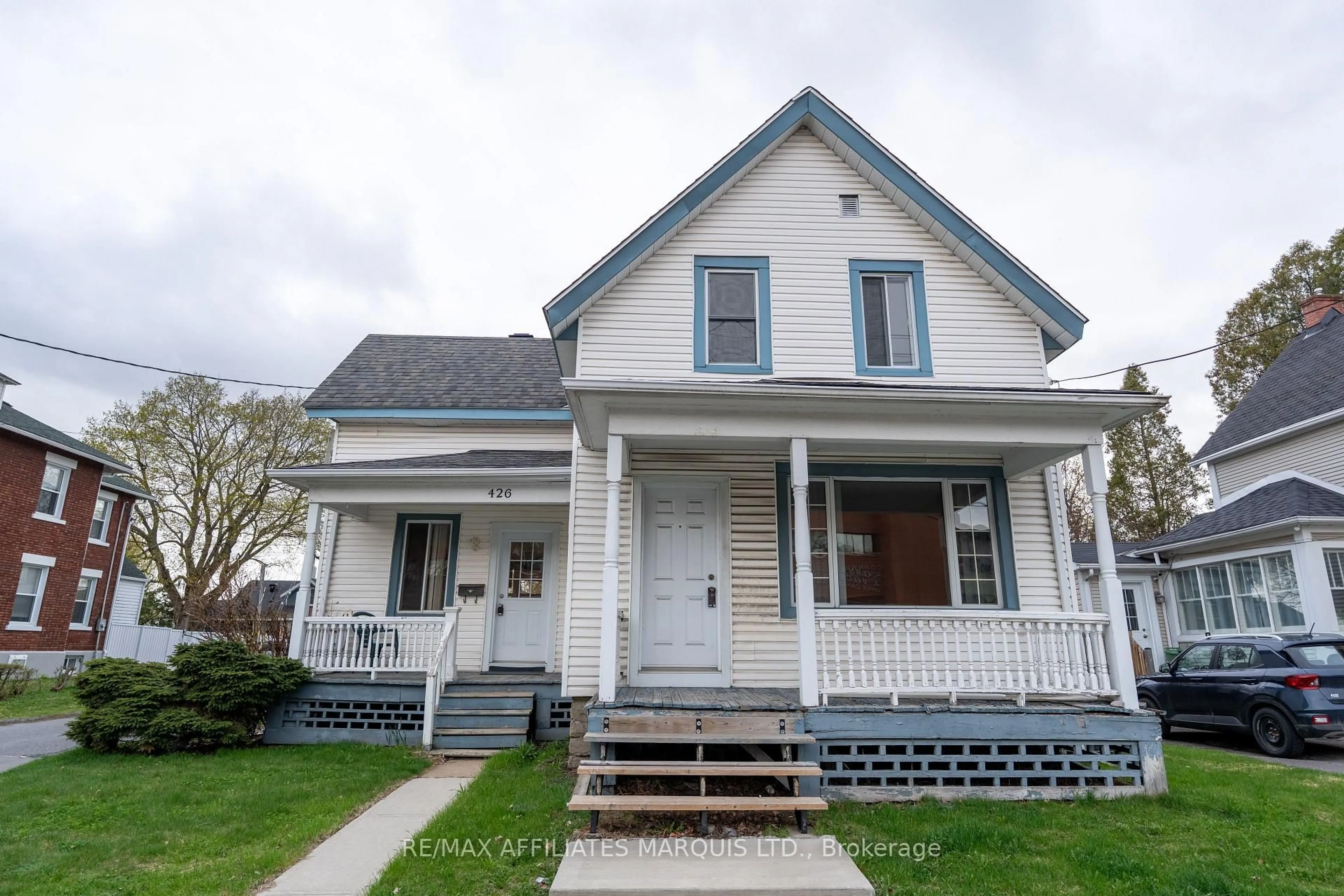 Home with vinyl exterior material, street for 426 Sydney St, Cornwall Ontario K6H 3H8