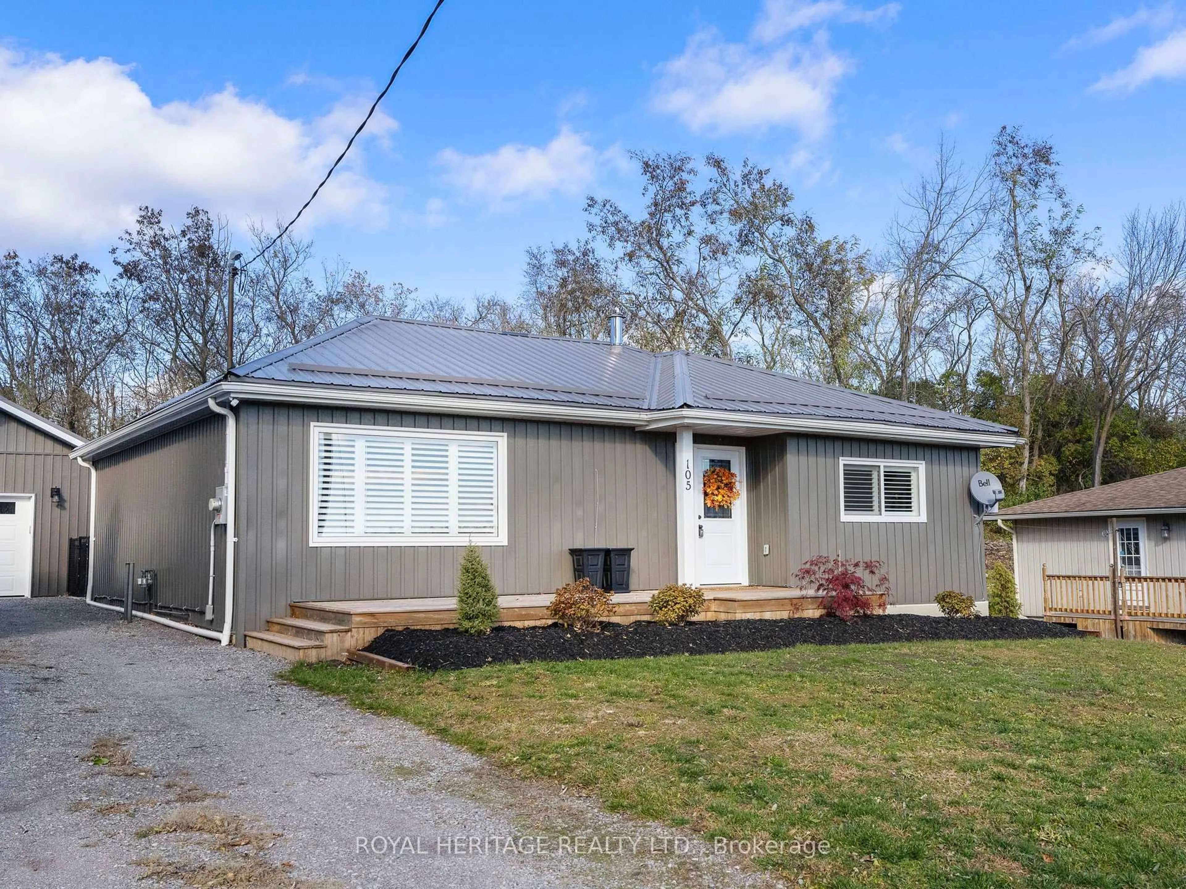 Home with vinyl exterior material, street for 105 Front St, Trent Hills Ontario K0L 1Y0