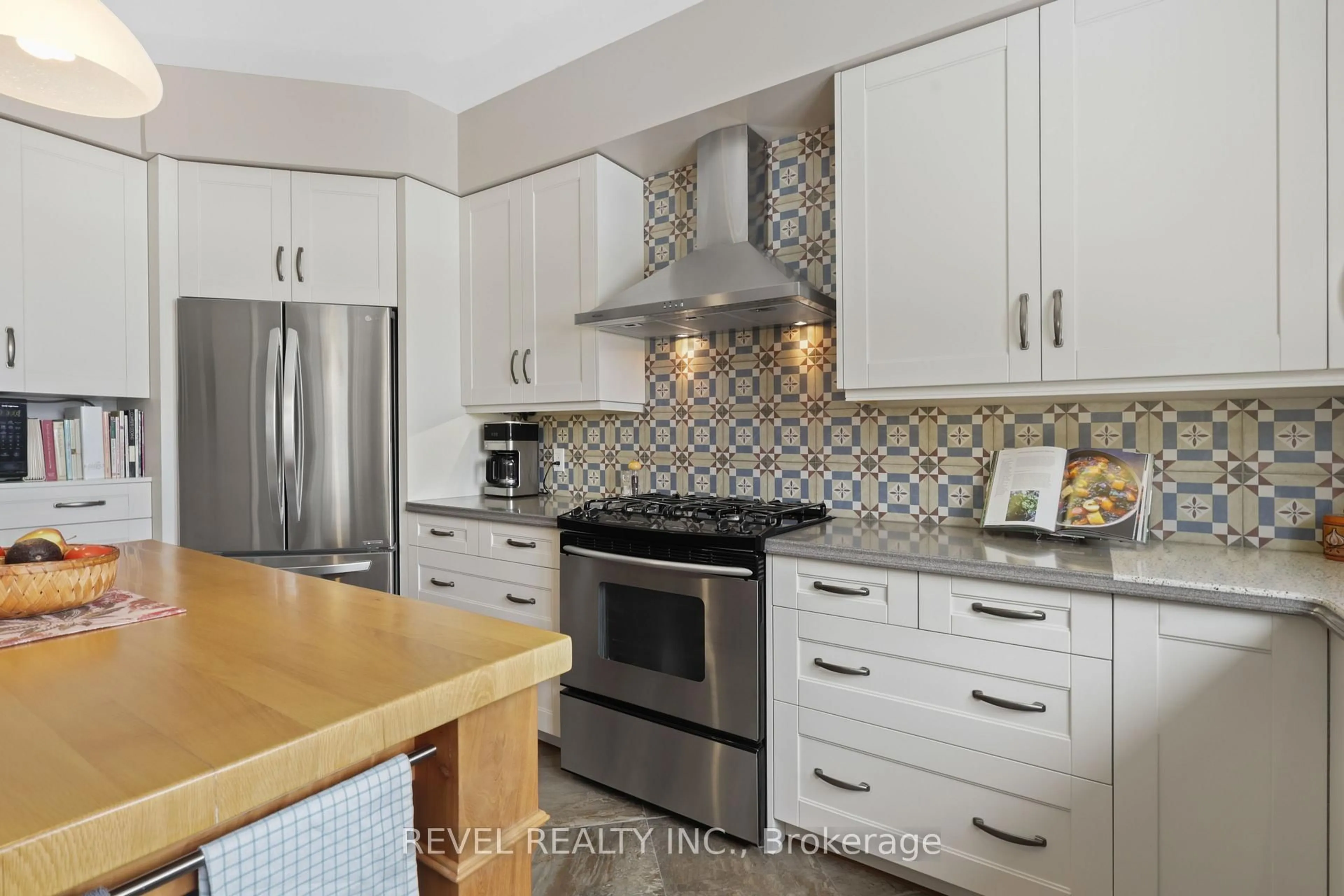 Open concept kitchen, unknown for 82 Bobcat Tr, Elliot Lake Ontario P5A 2S9