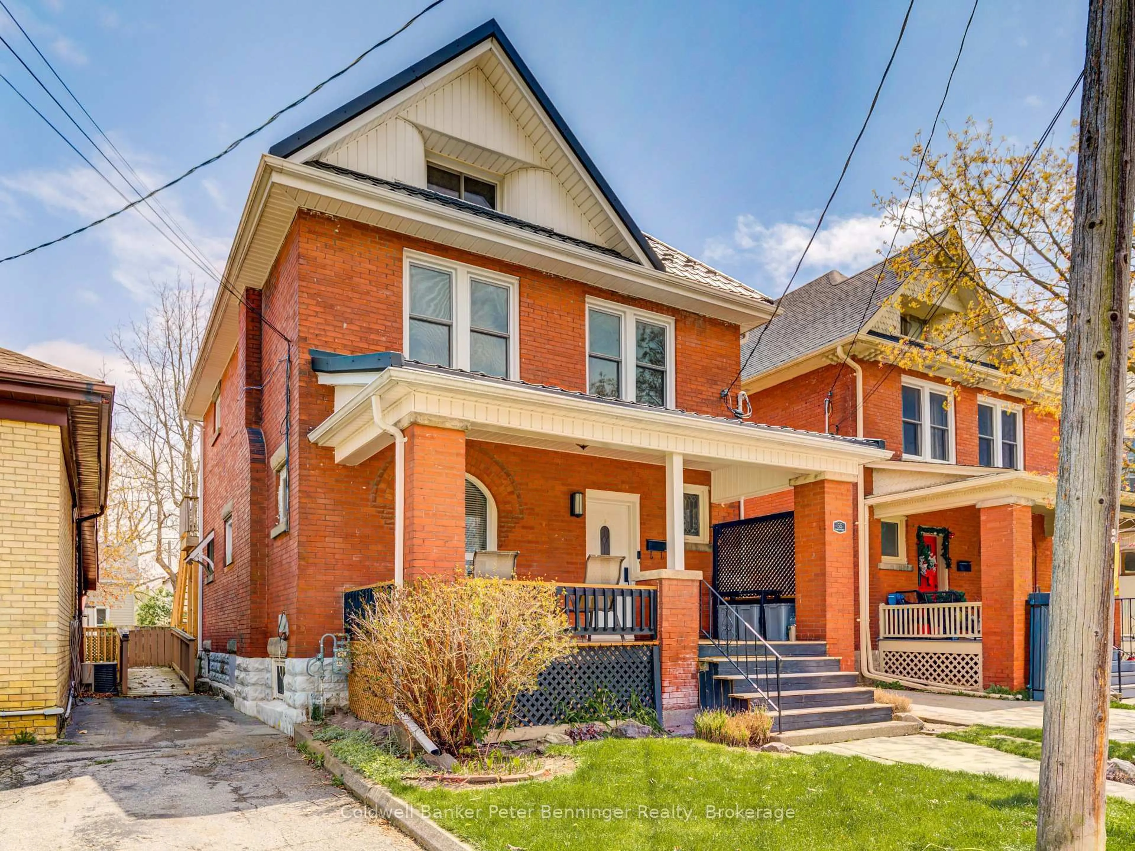 Home with brick exterior material, street for 55 East St, St. Thomas Ontario N5P 2R3
